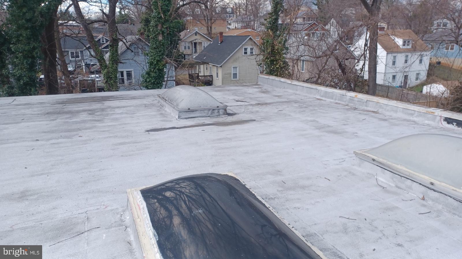 CAPITOL HEIGHTS - Commercial Lease