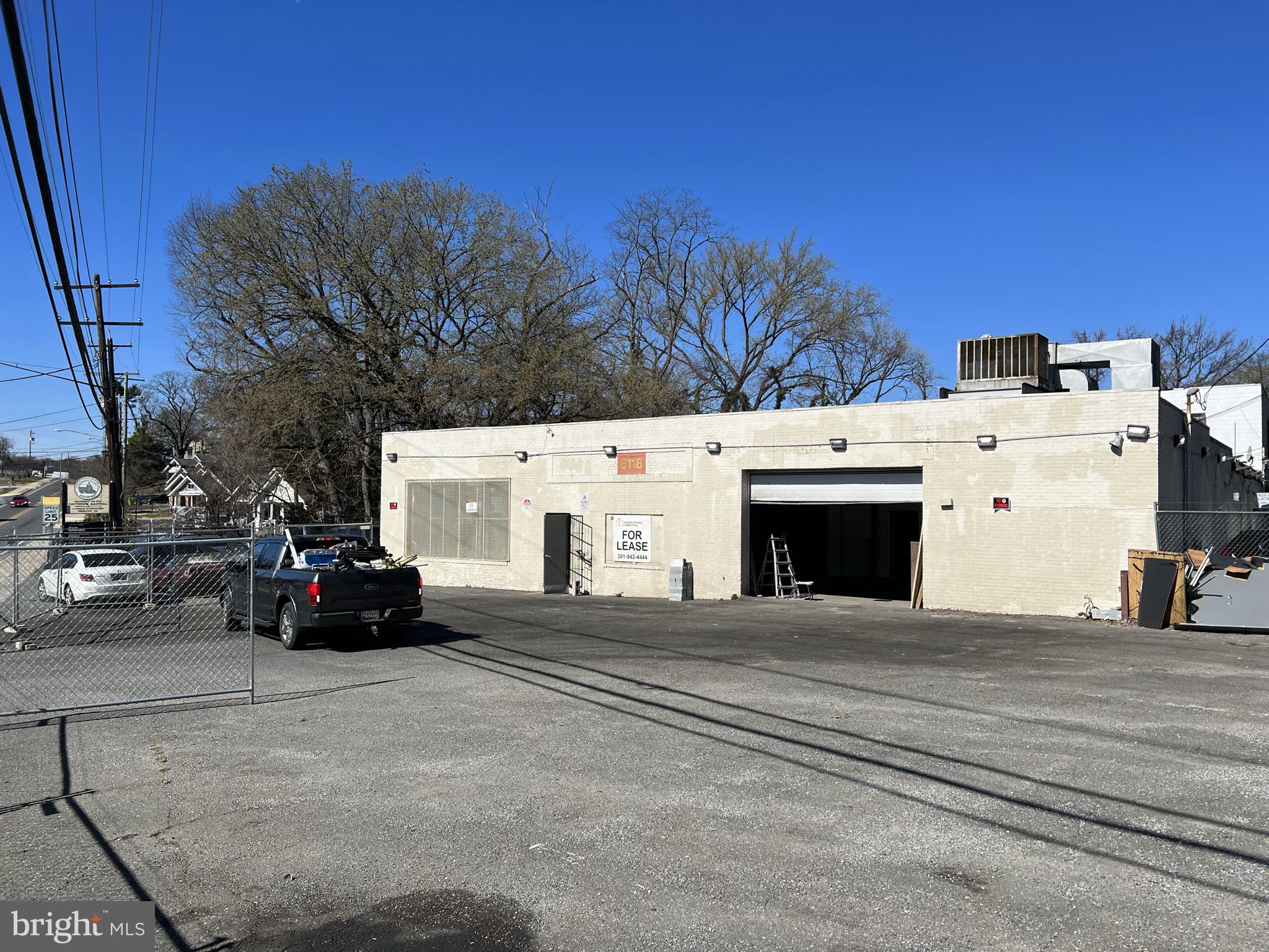 CAPITOL HEIGHTS - Commercial Lease