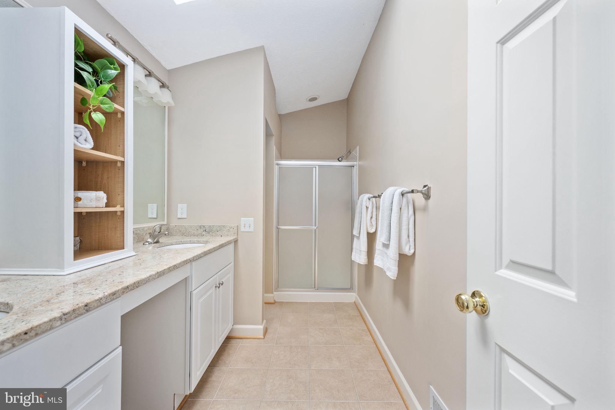 OAKENSHAW - Residential