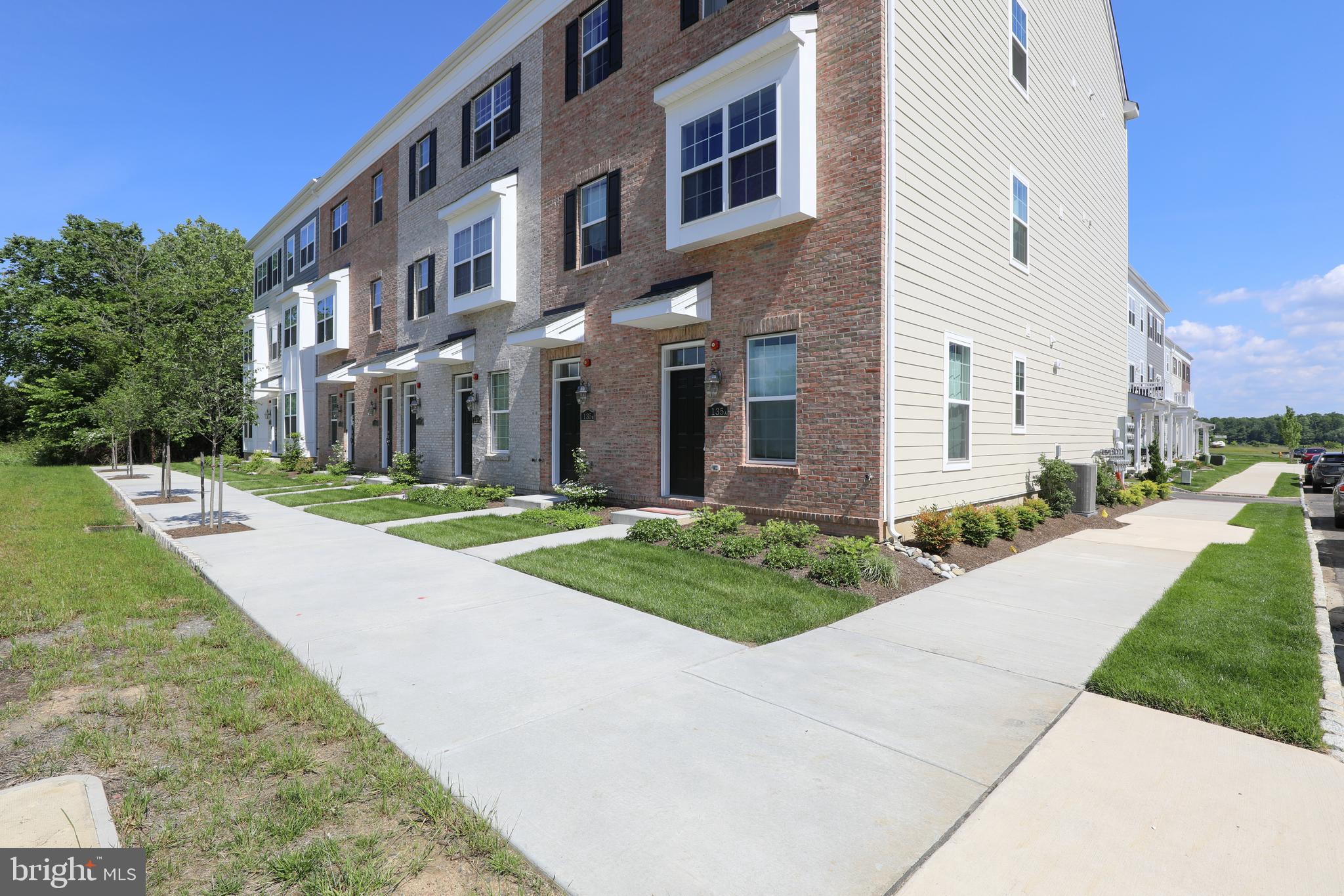 WATERSIDE - Residential