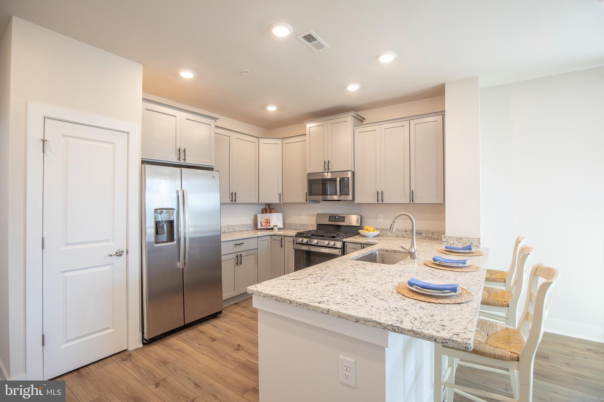WATERSIDE - Residential