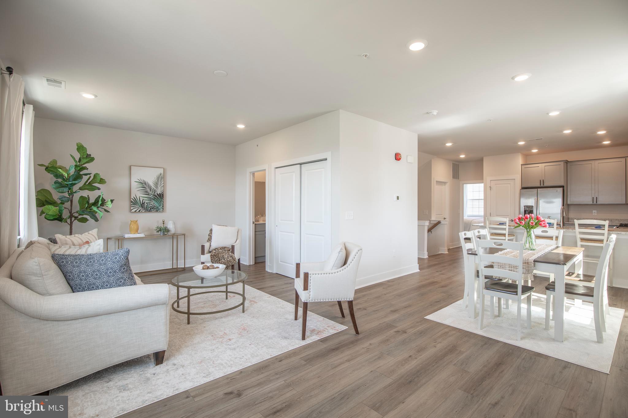 WATERSIDE - Residential