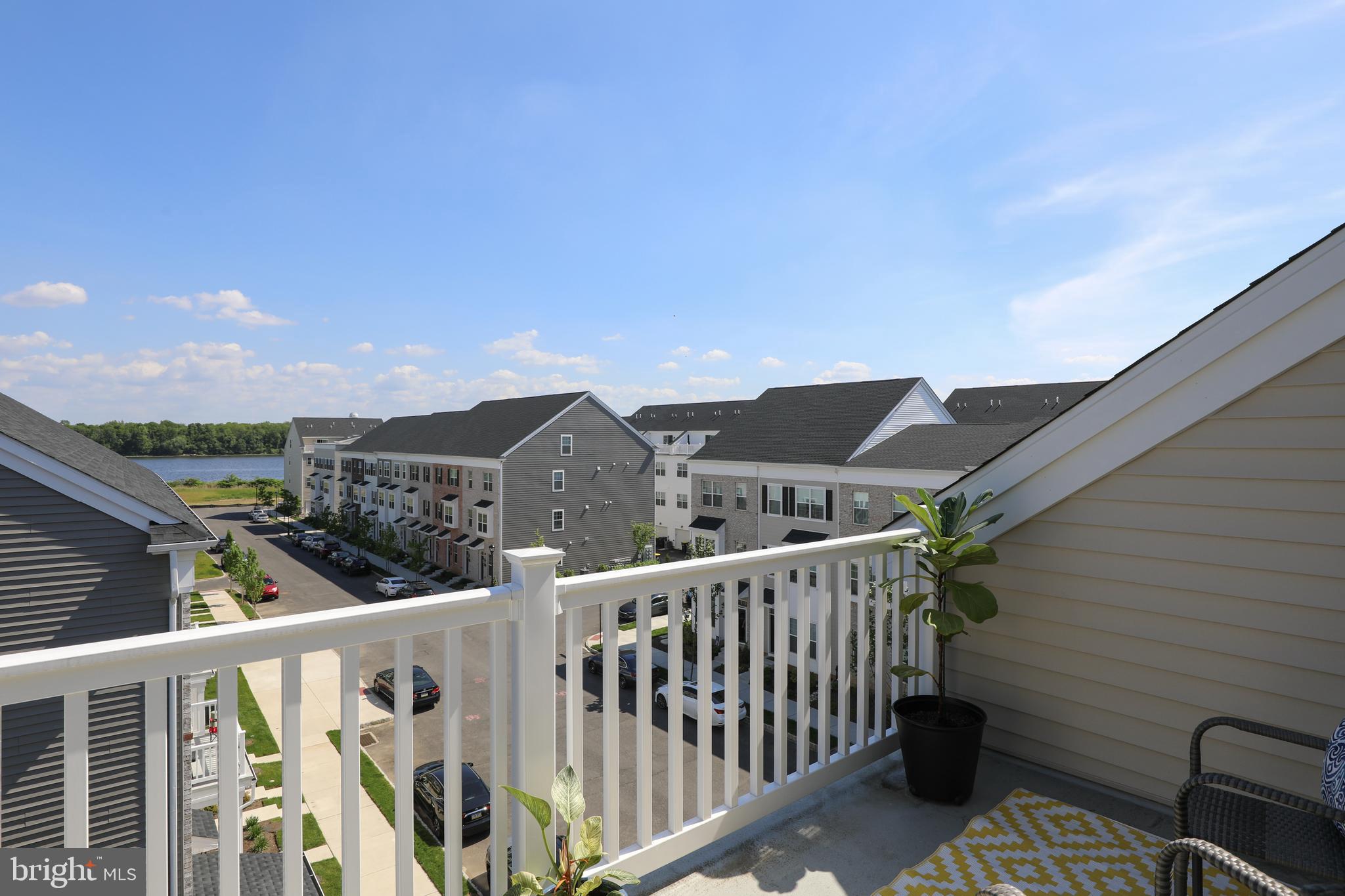 WATERSIDE - Residential