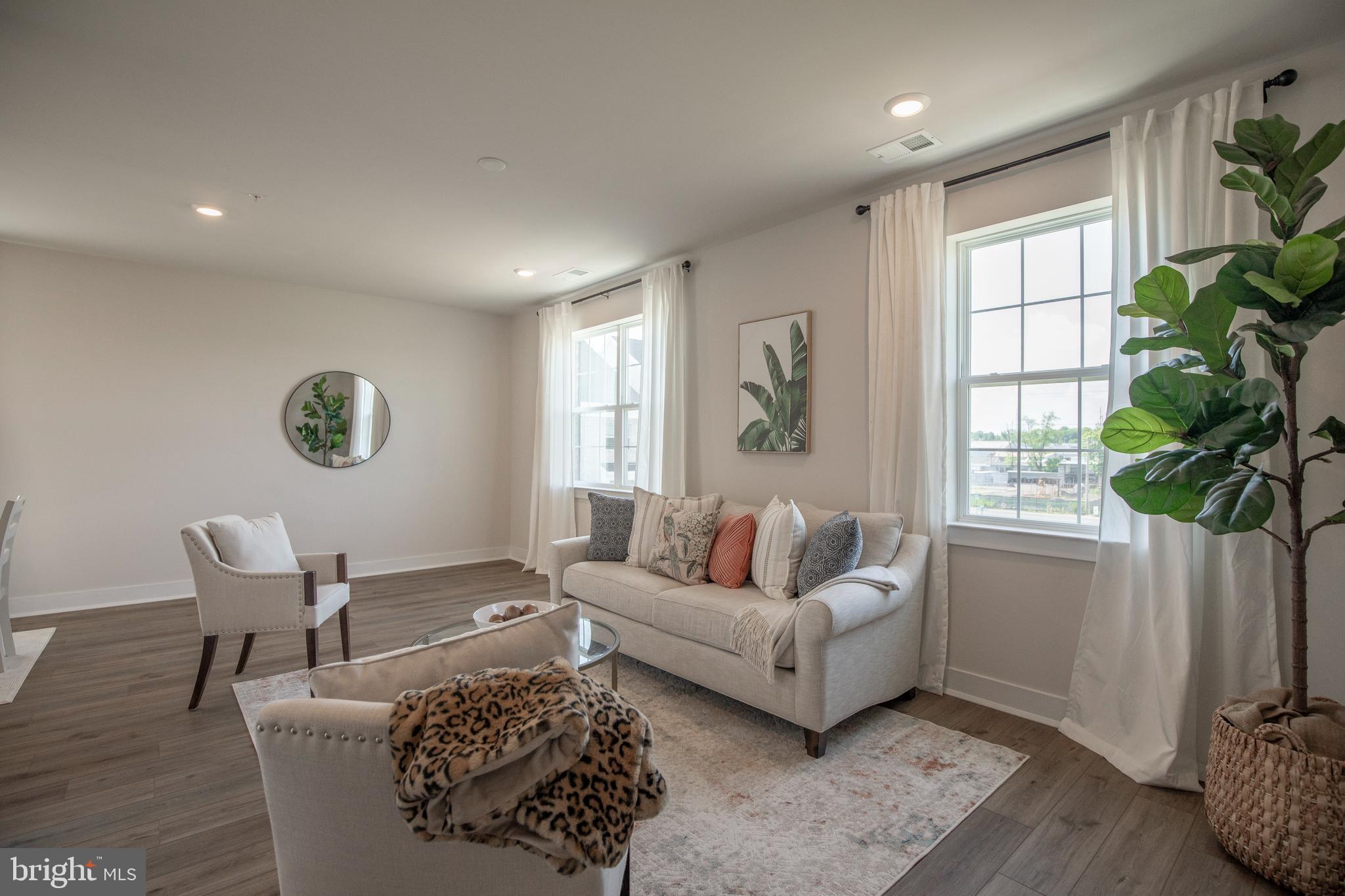 WATERSIDE - Residential