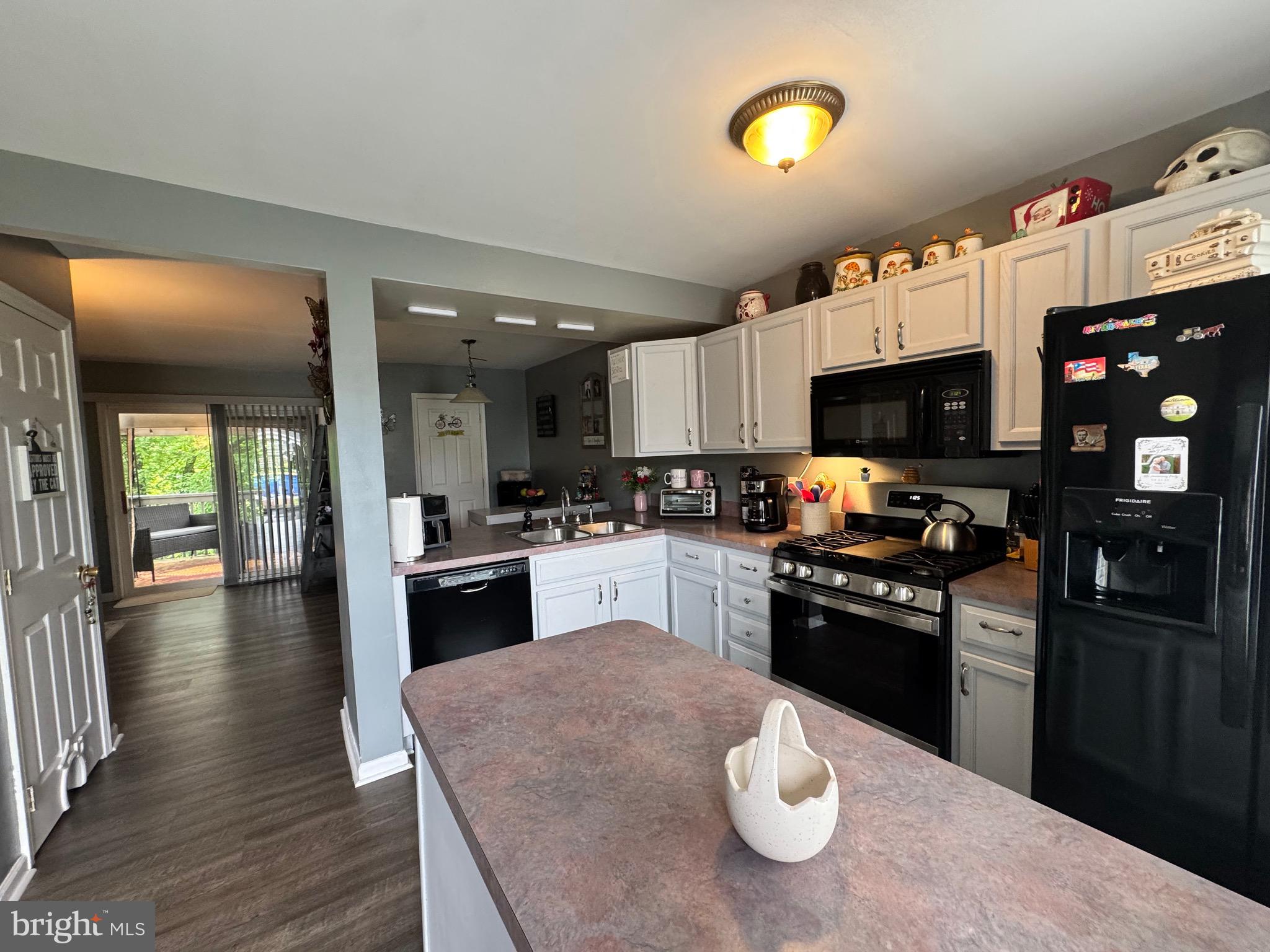1833 WYATT CIRCLE