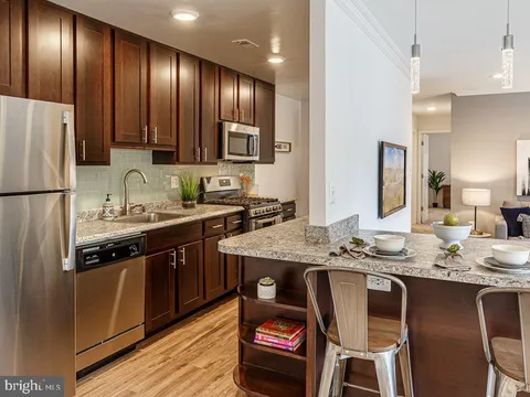 8130 Prescott Dr, Vienna, VA MLS: VAFX2123276