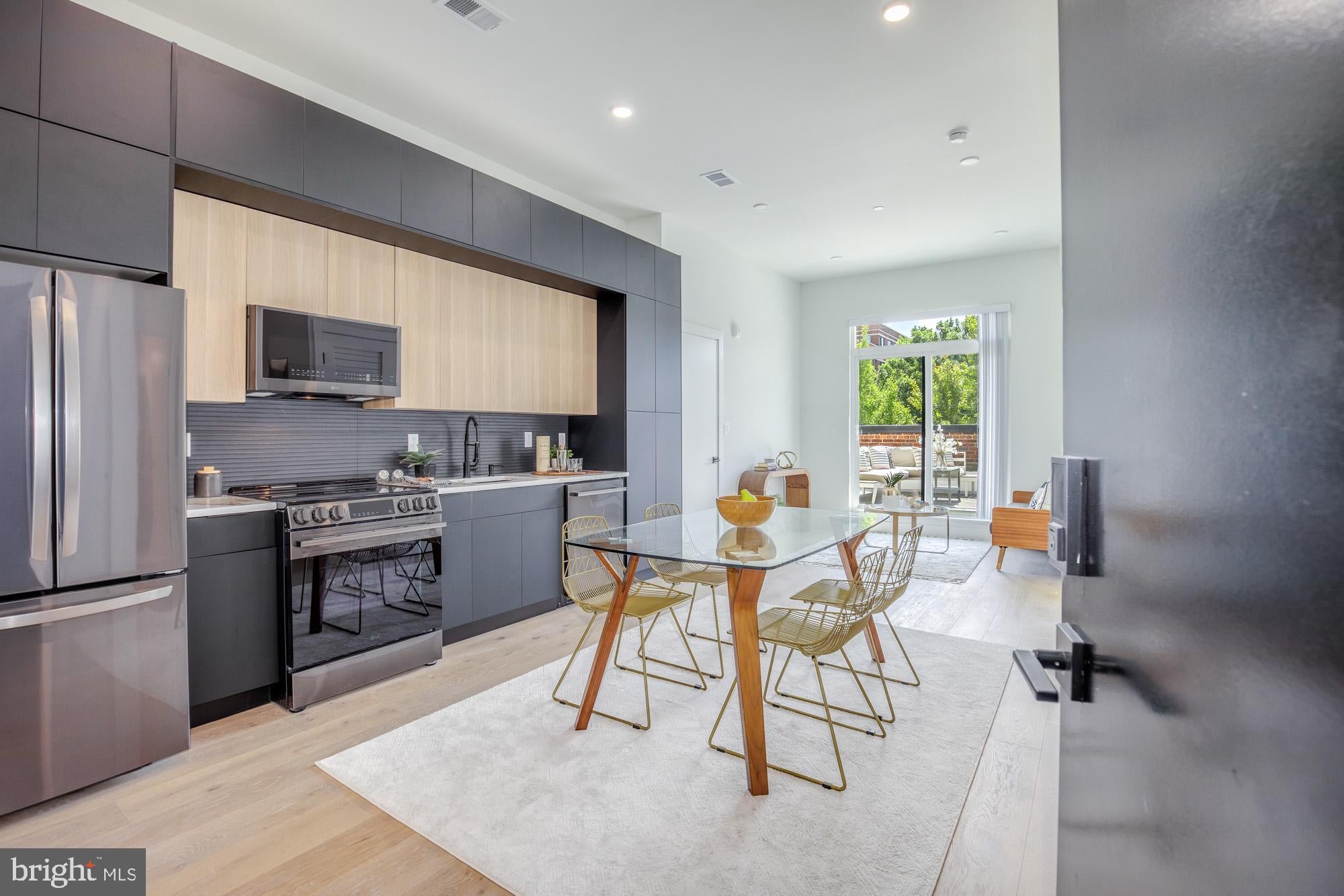 901 3RD STREET NE 304