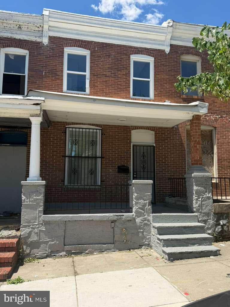 1410 N MILTON AVENUE