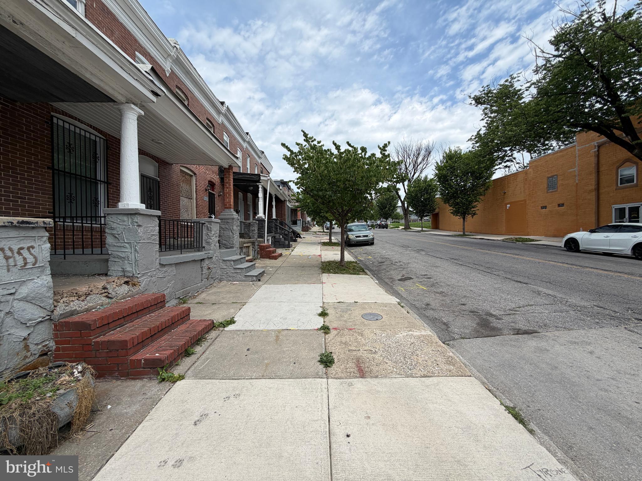 1410 N MILTON AVENUE