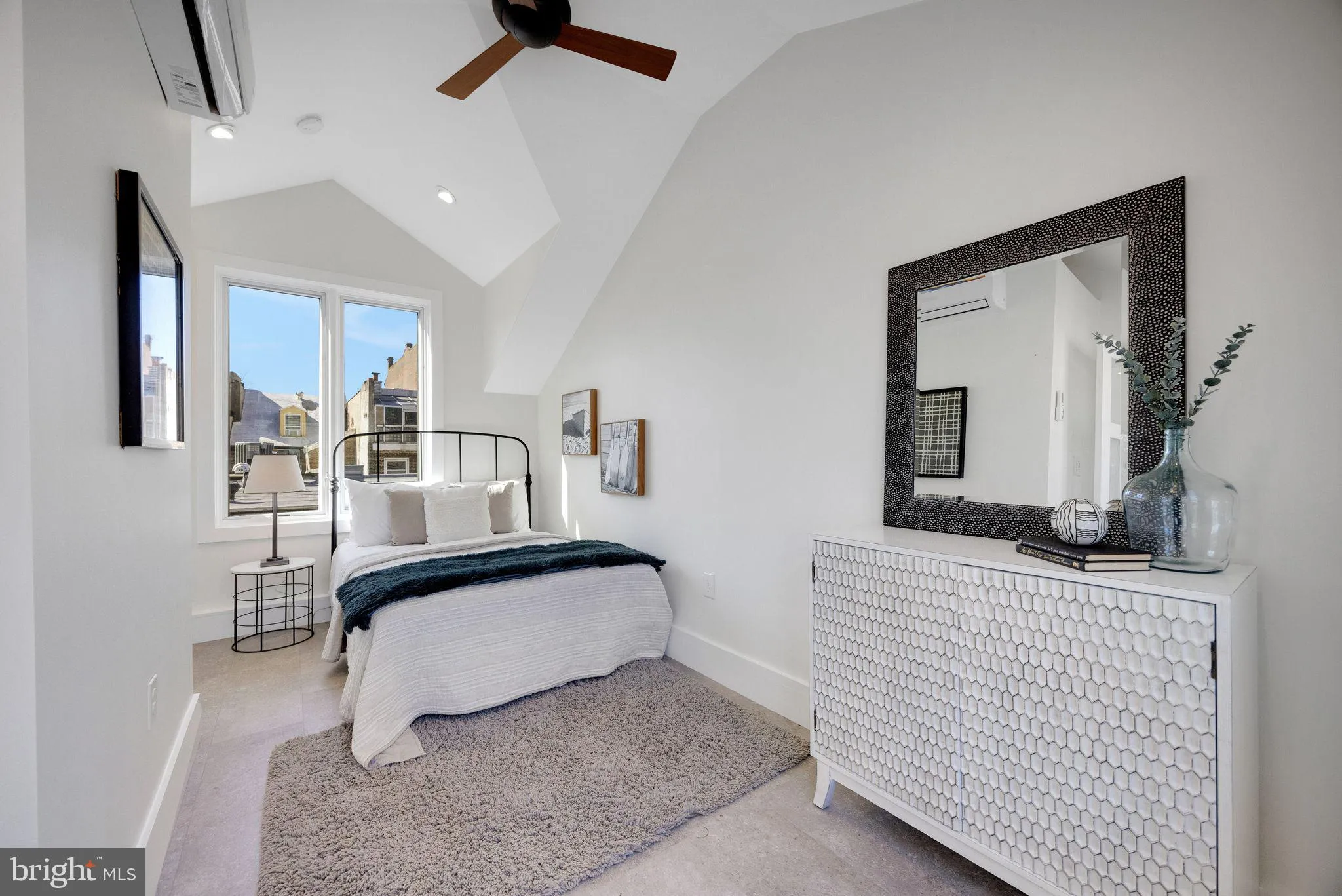 Philadelphia, Pennsylvania 19107, United States, 1 Bedroom Bedrooms, ,Residential,Active,96900