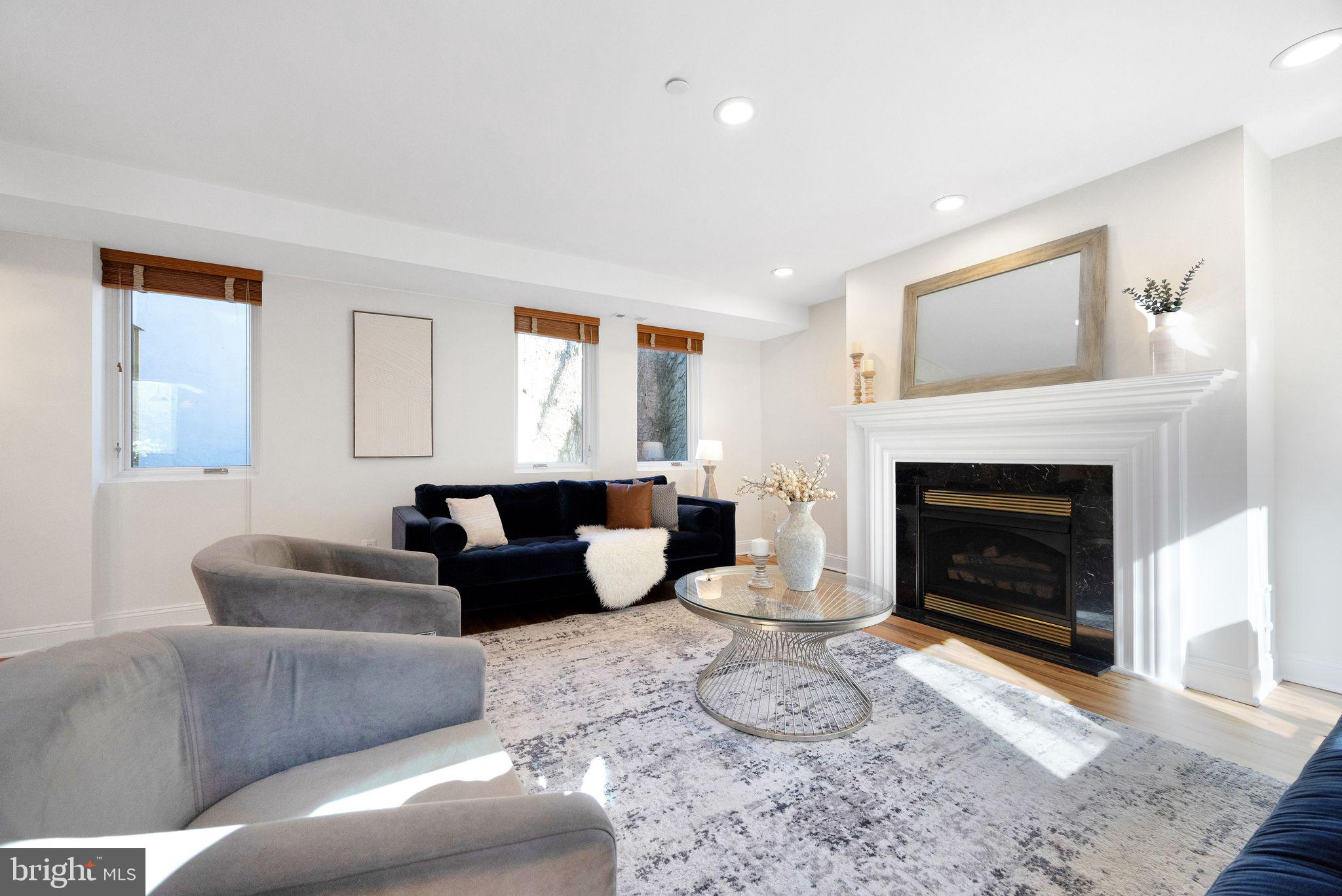 WASHINGTON SQ WEST - Residential Income