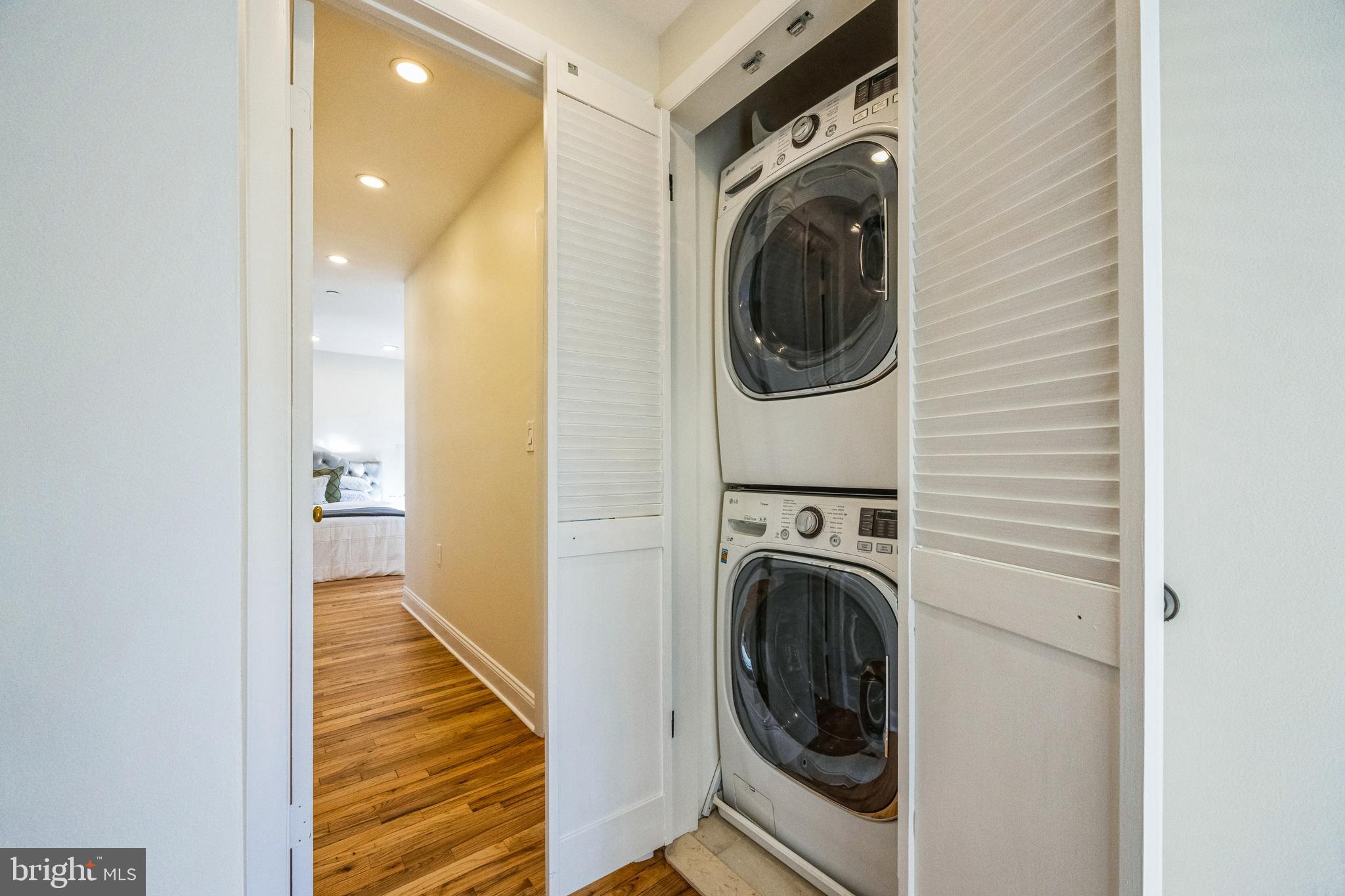 WASHINGTON SQ WEST - Residential Income