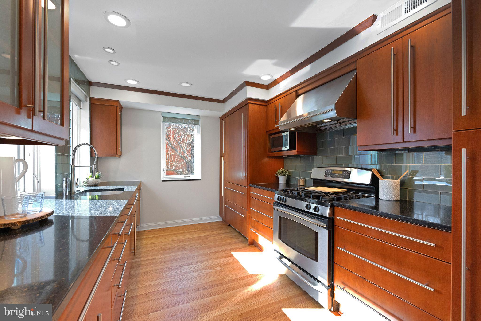 WASHINGTON SQ WEST - Residential Income