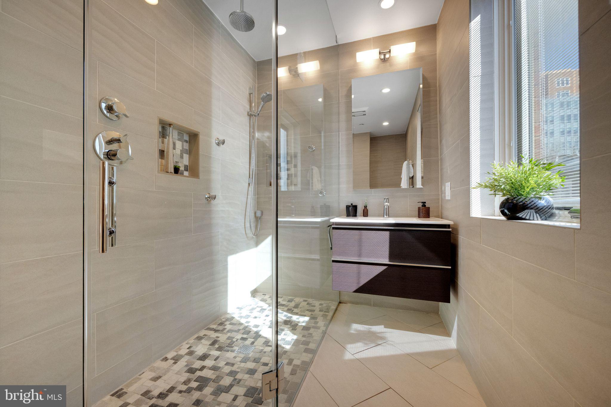 WASHINGTON SQ WEST - Residential Income