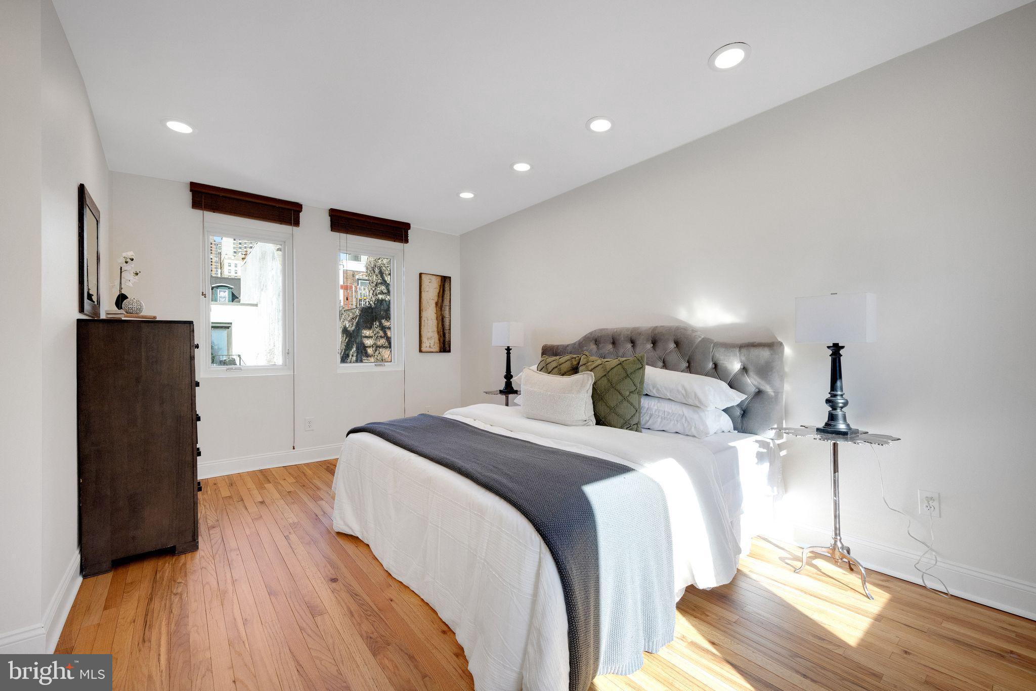 WASHINGTON SQ WEST - Residential Income