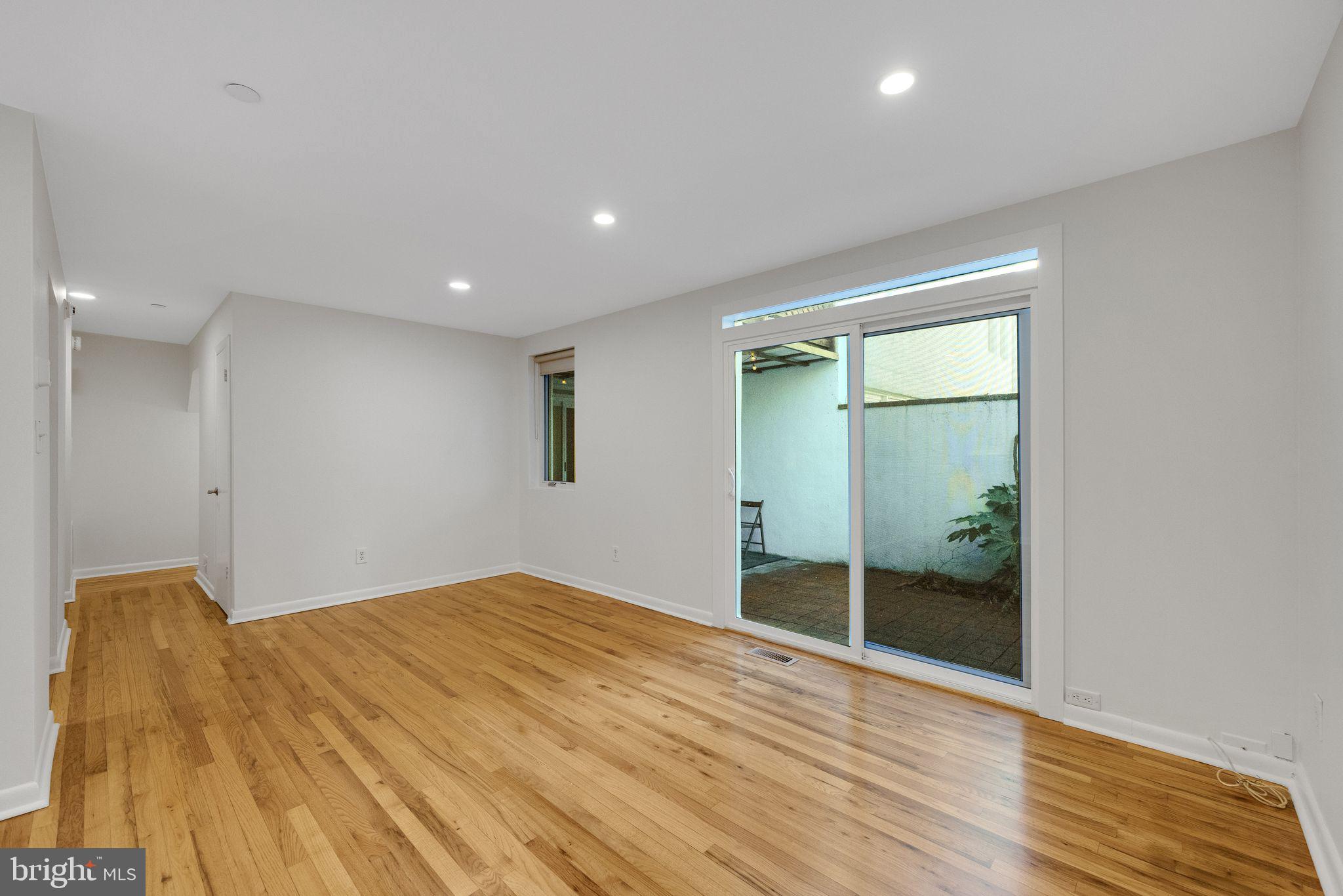 WASHINGTON SQ WEST - Residential Income