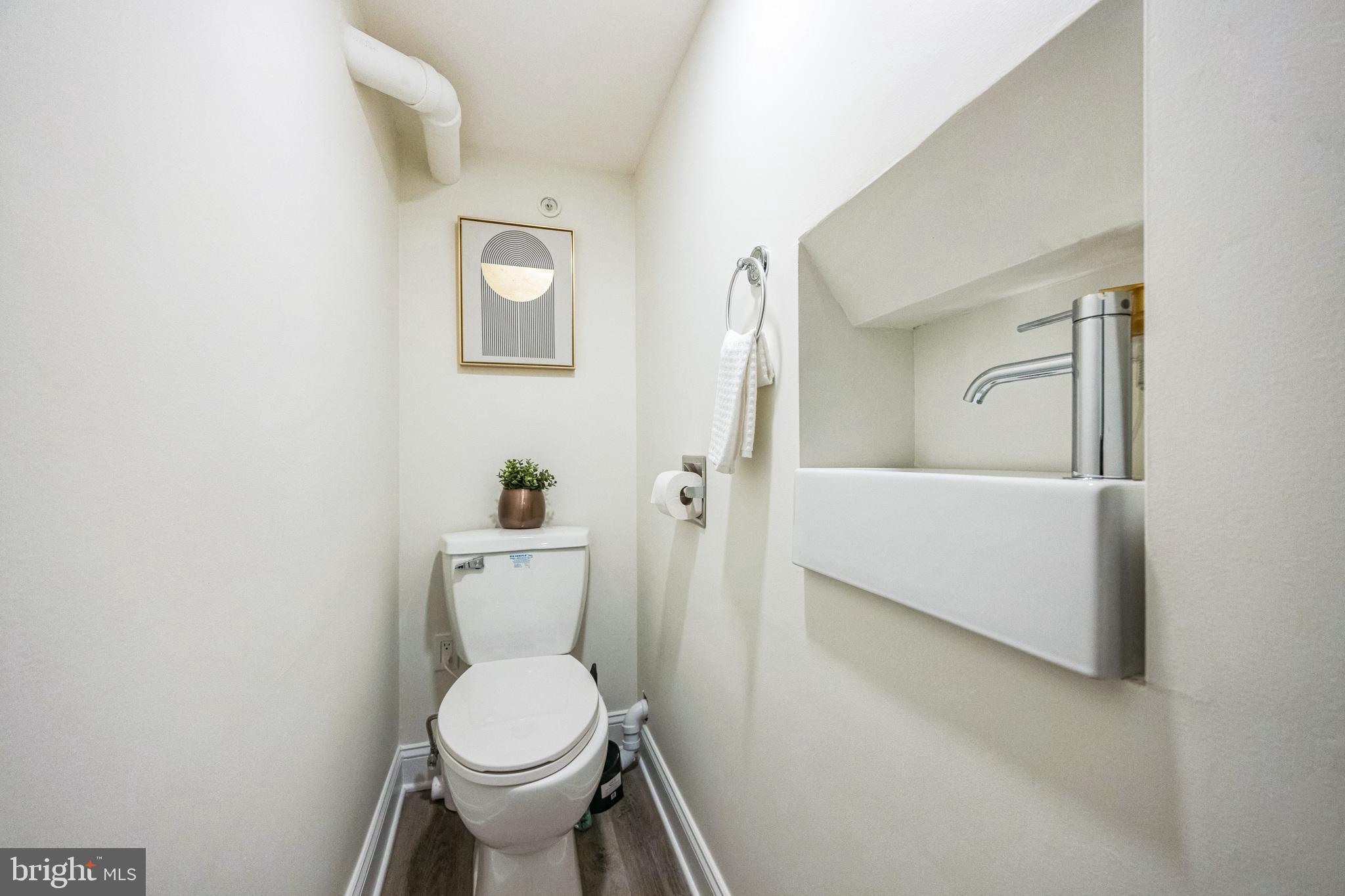 WASHINGTON SQ WEST - Residential Income