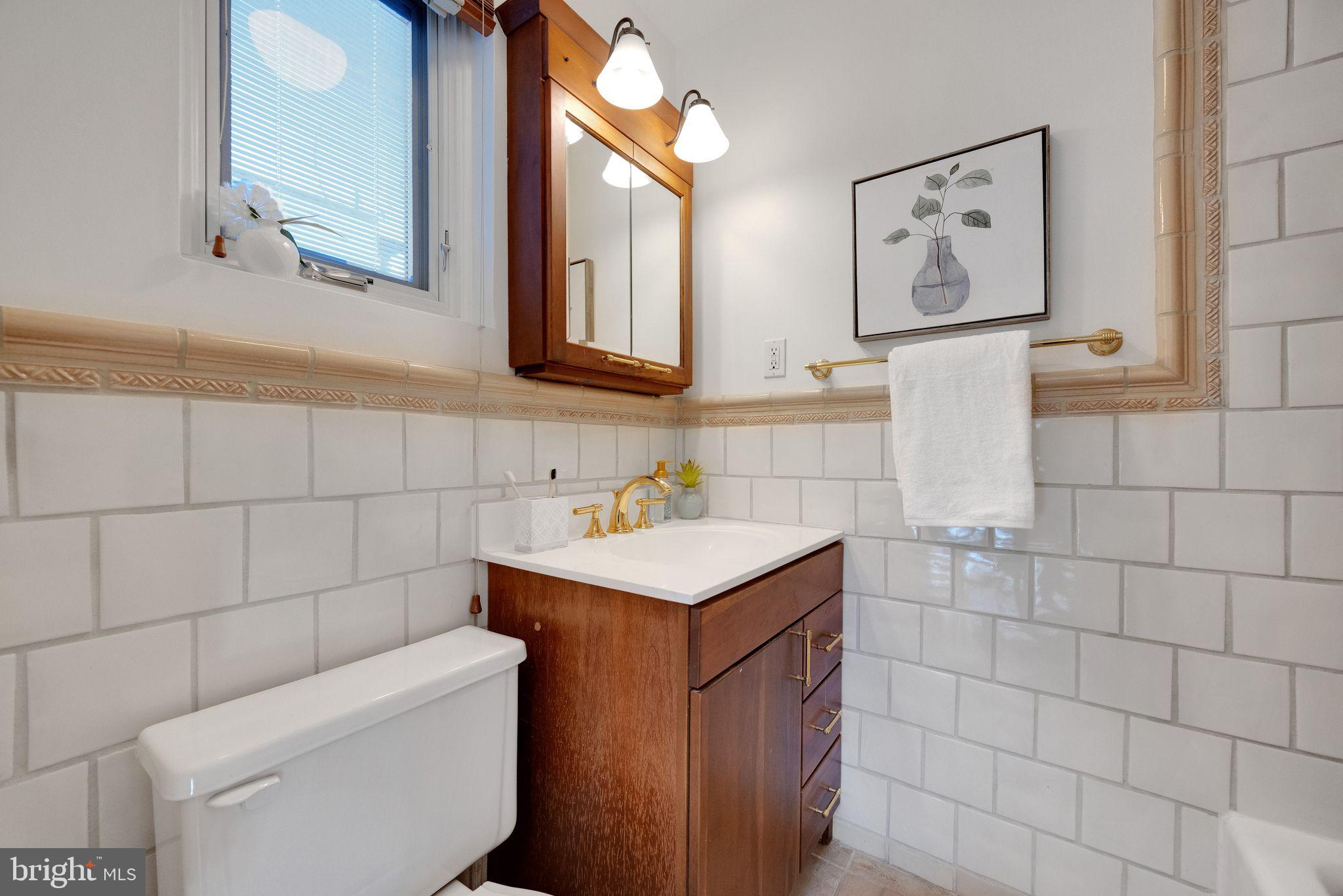 WASHINGTON SQ WEST - Residential Income