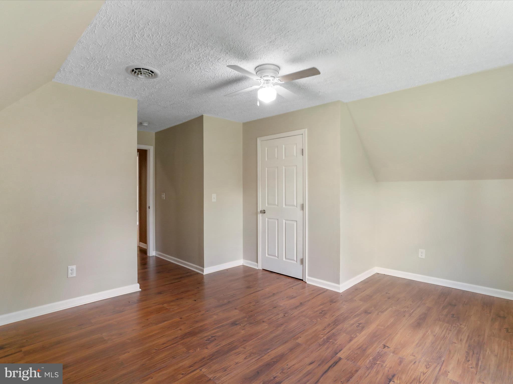 HEDGESVILLE - Residential