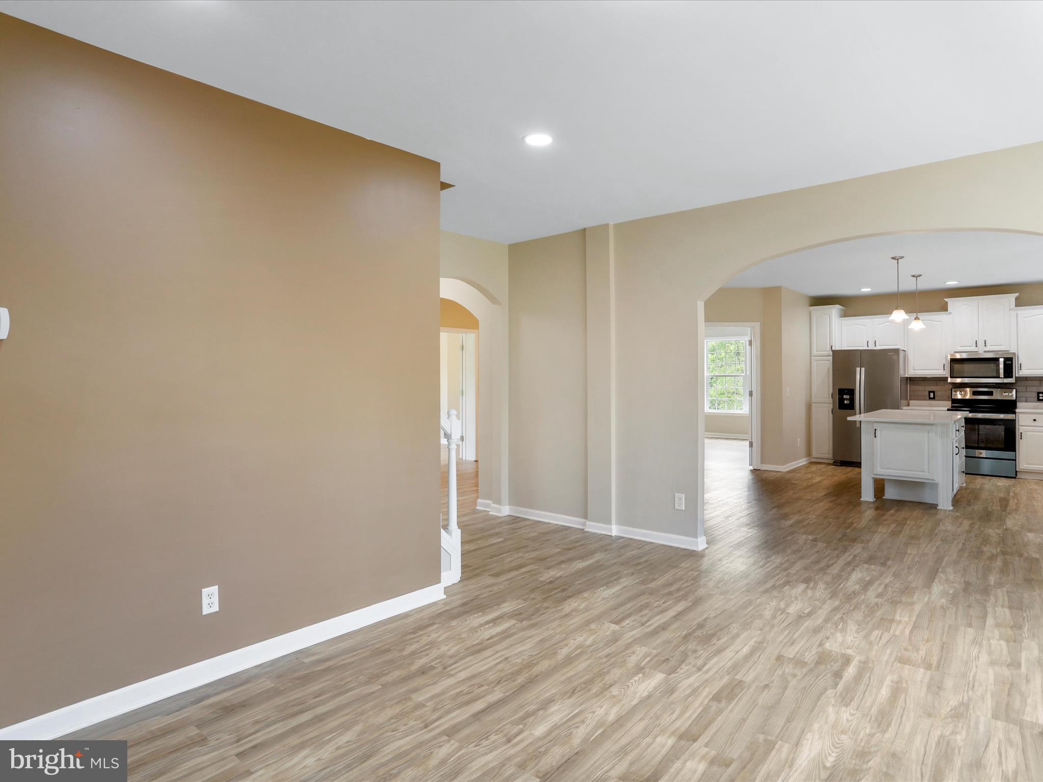 HEDGESVILLE - Residential