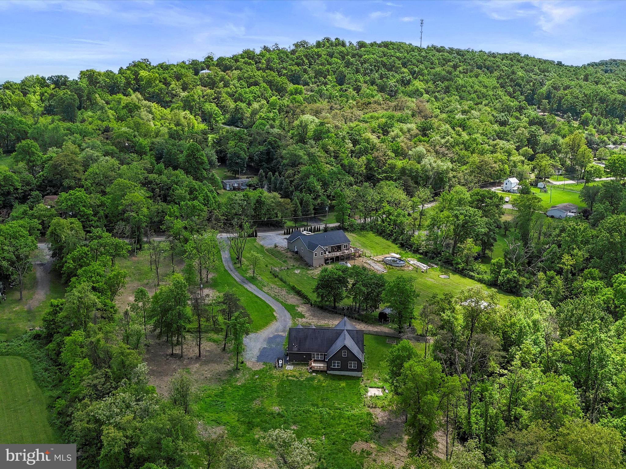 HEDGESVILLE - Residential