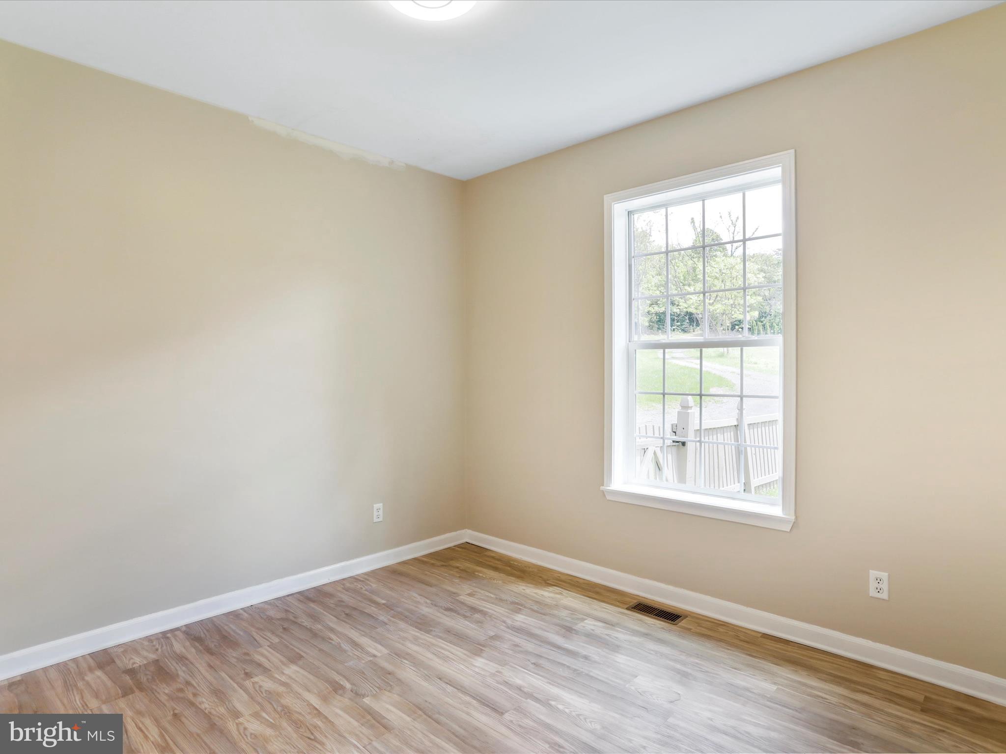 HEDGESVILLE - Residential