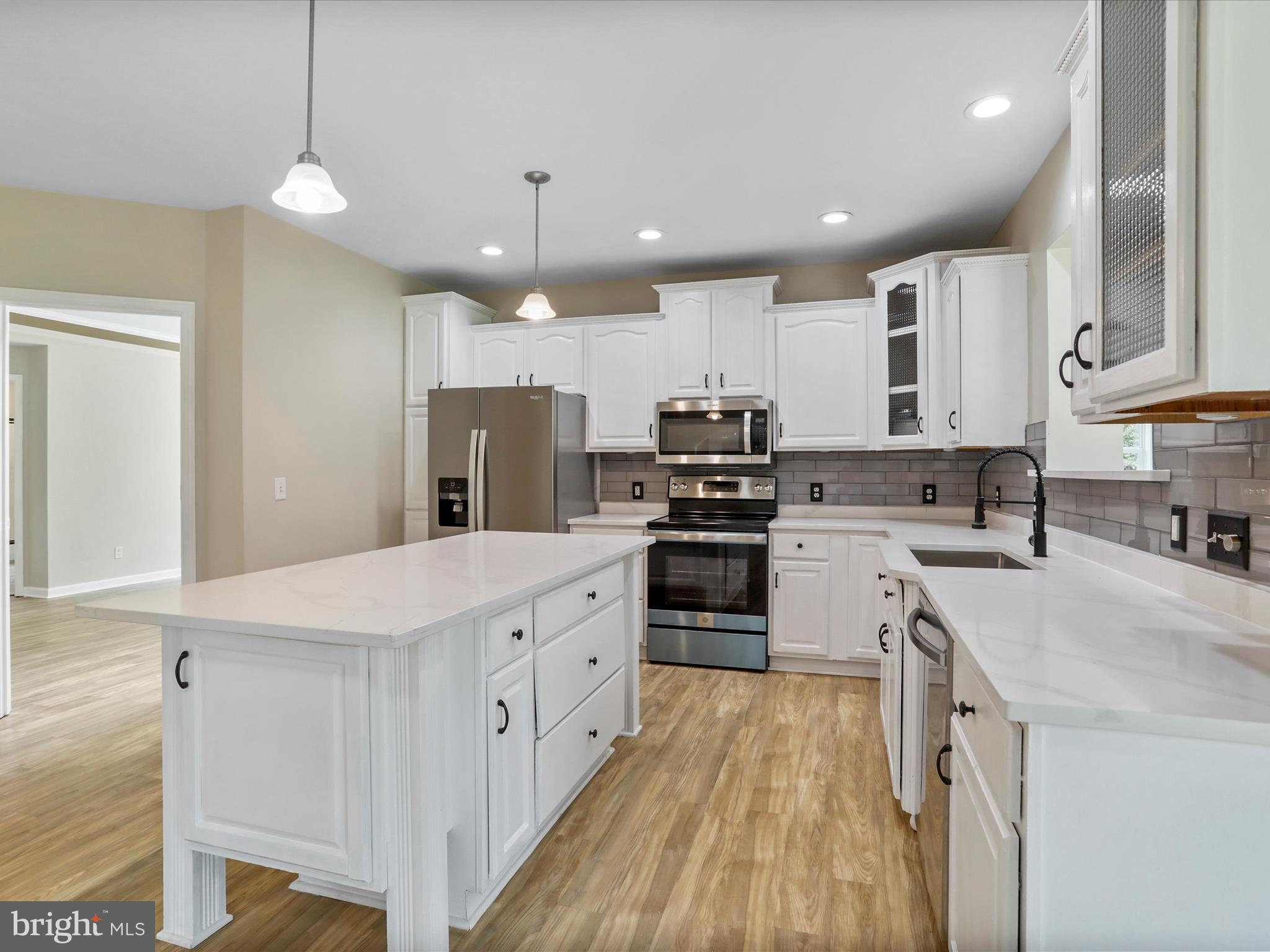 HEDGESVILLE - Residential