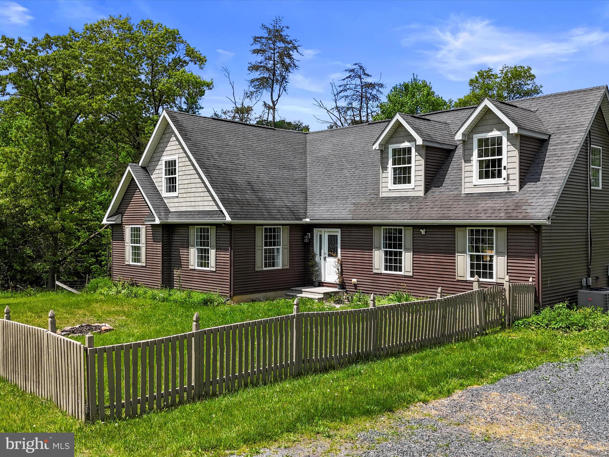 HEDGESVILLE - Residential