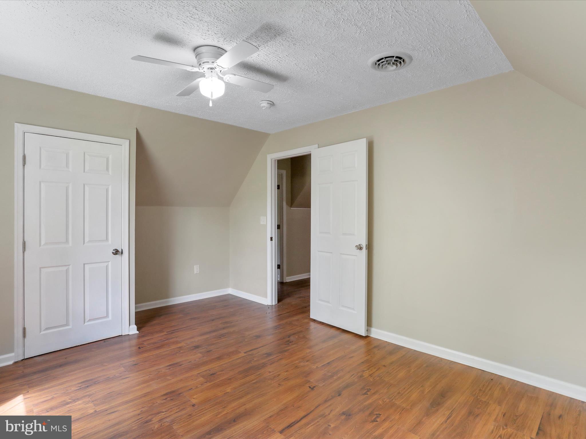 HEDGESVILLE - Residential