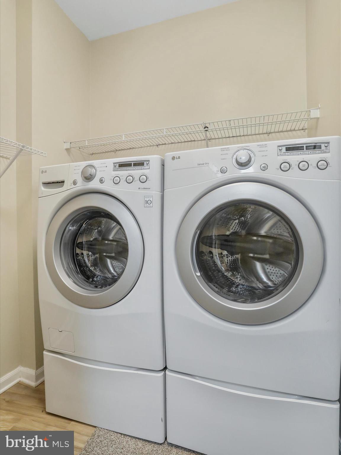 HEDGESVILLE - Residential