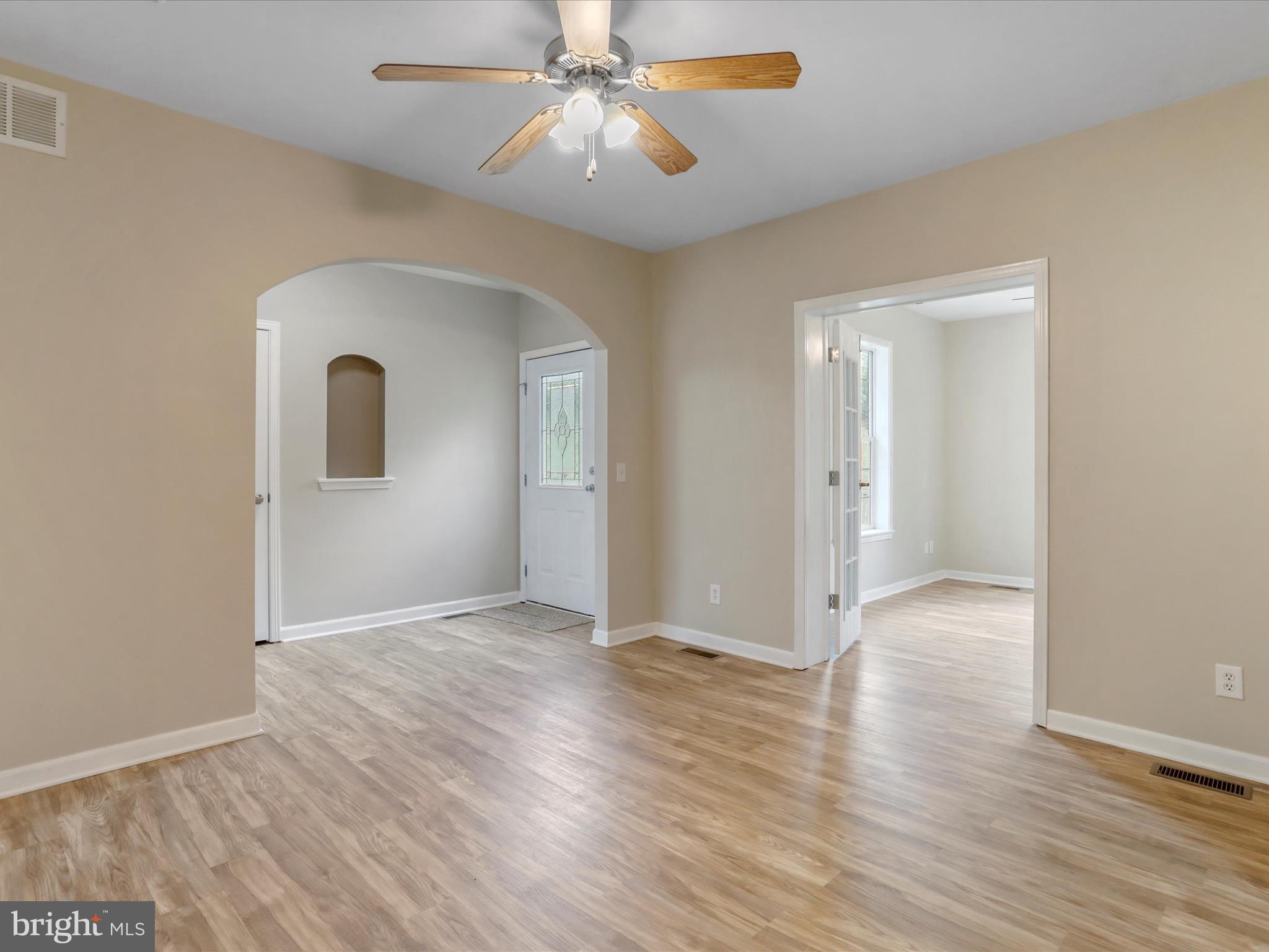 HEDGESVILLE - Residential