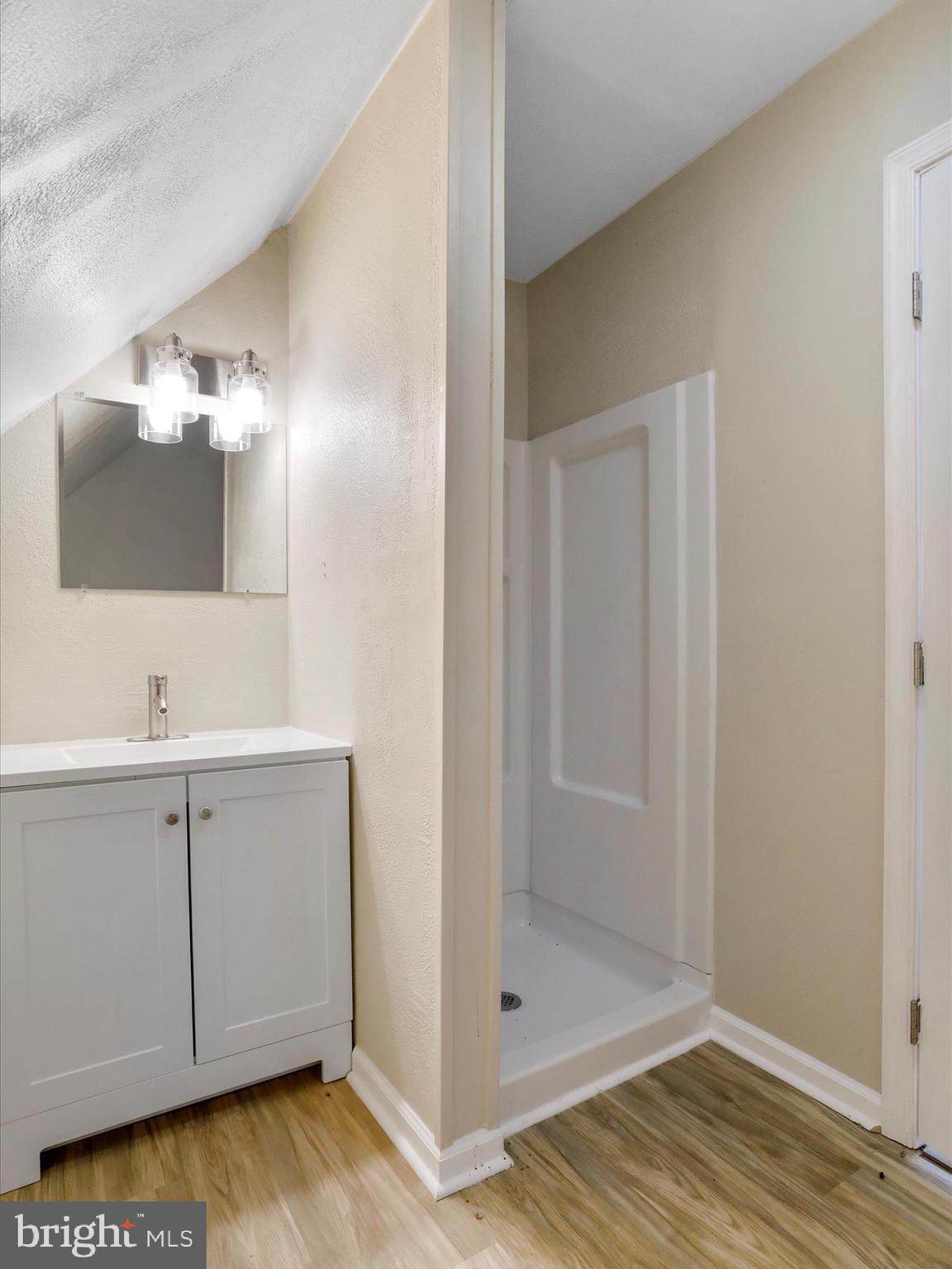 HEDGESVILLE - Residential