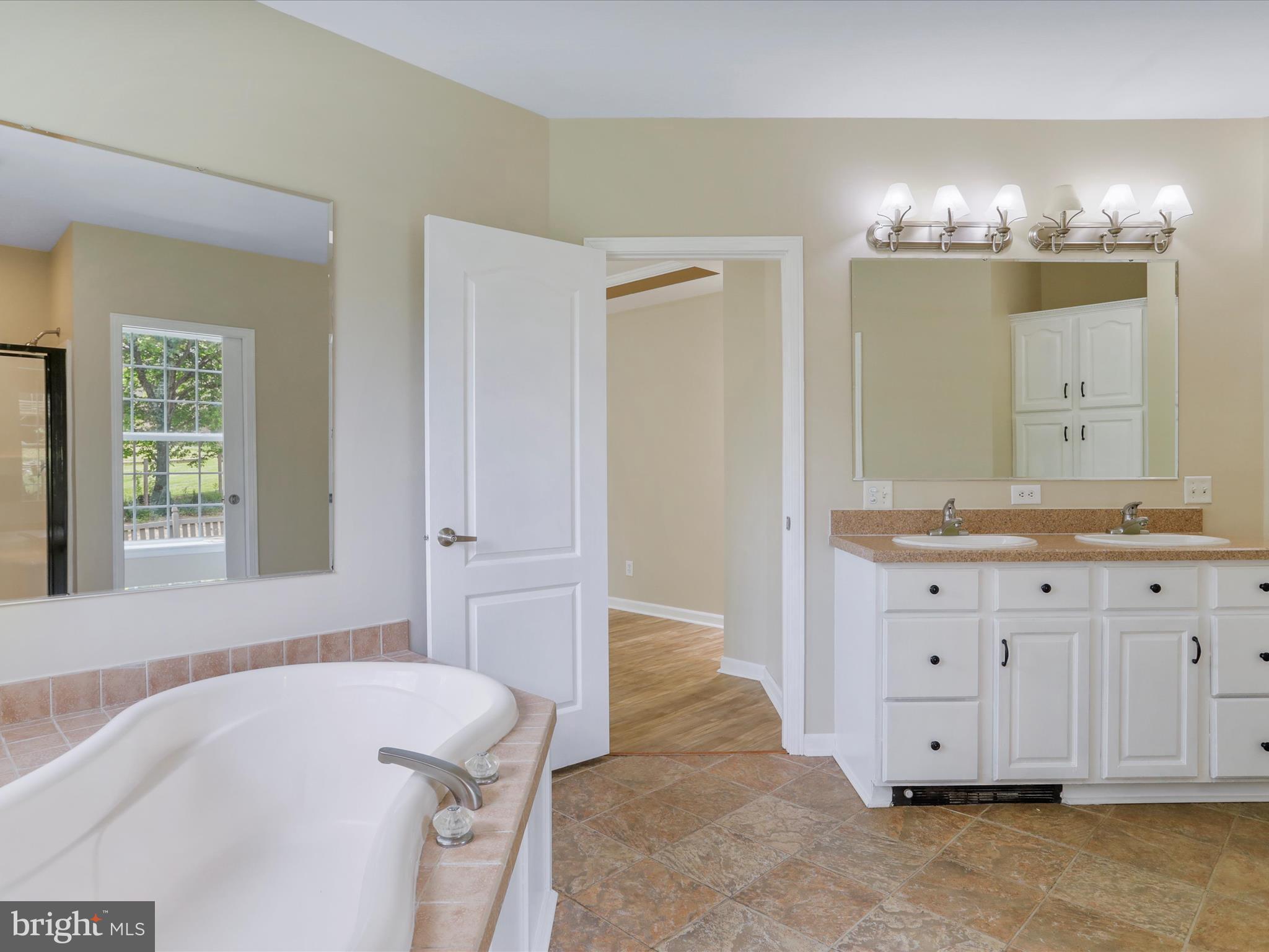 HEDGESVILLE - Residential