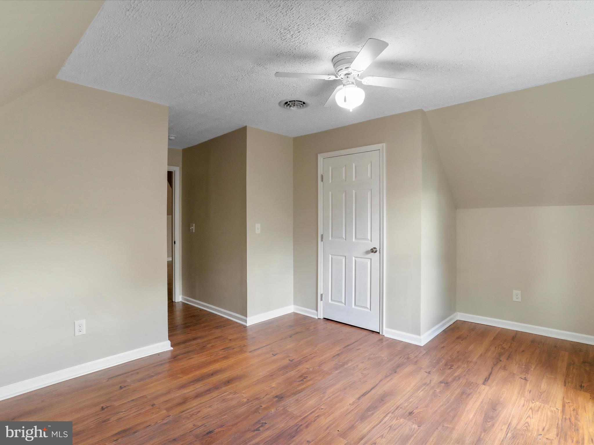 HEDGESVILLE - Residential