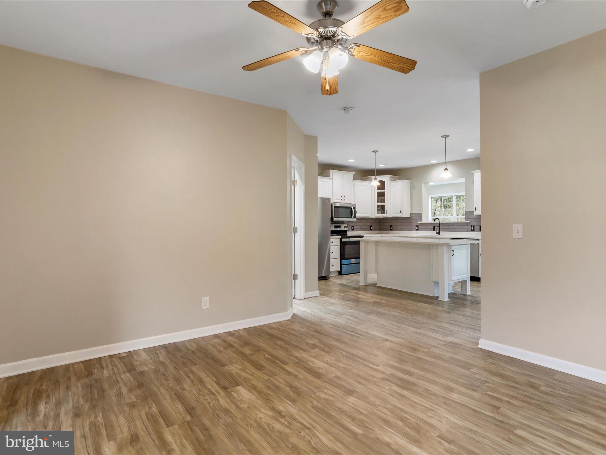 HEDGESVILLE - Residential