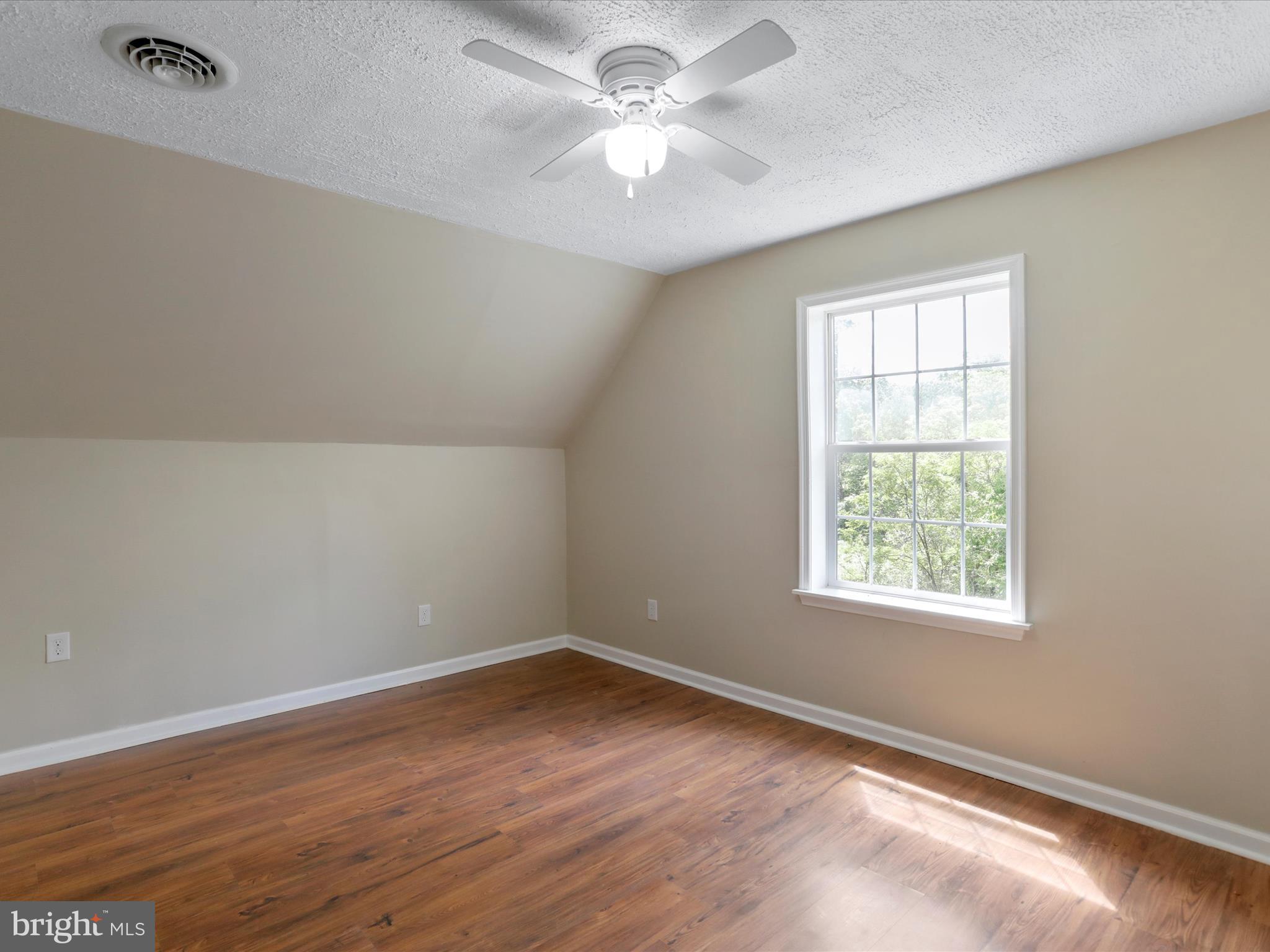 HEDGESVILLE - Residential