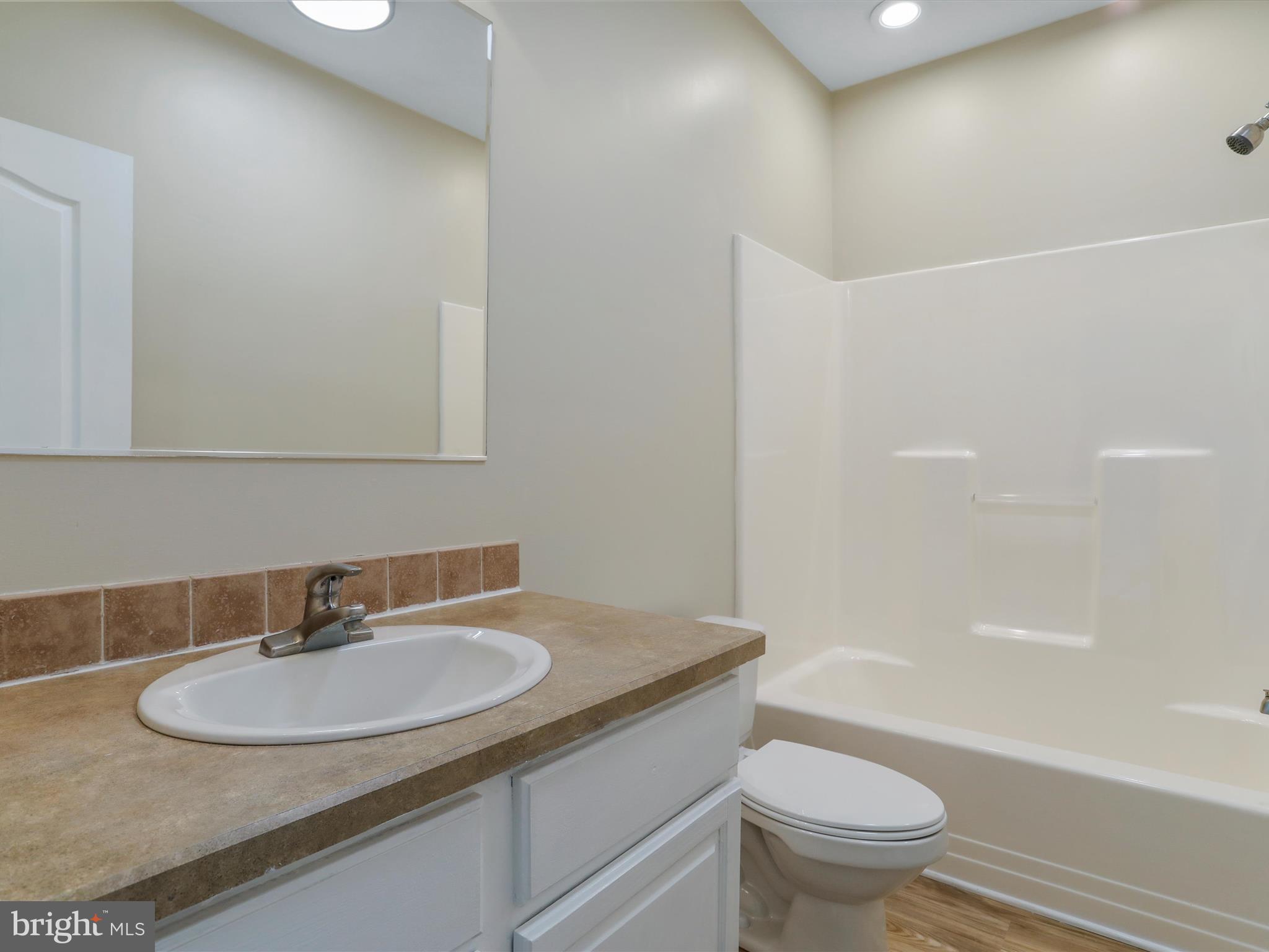 HEDGESVILLE - Residential