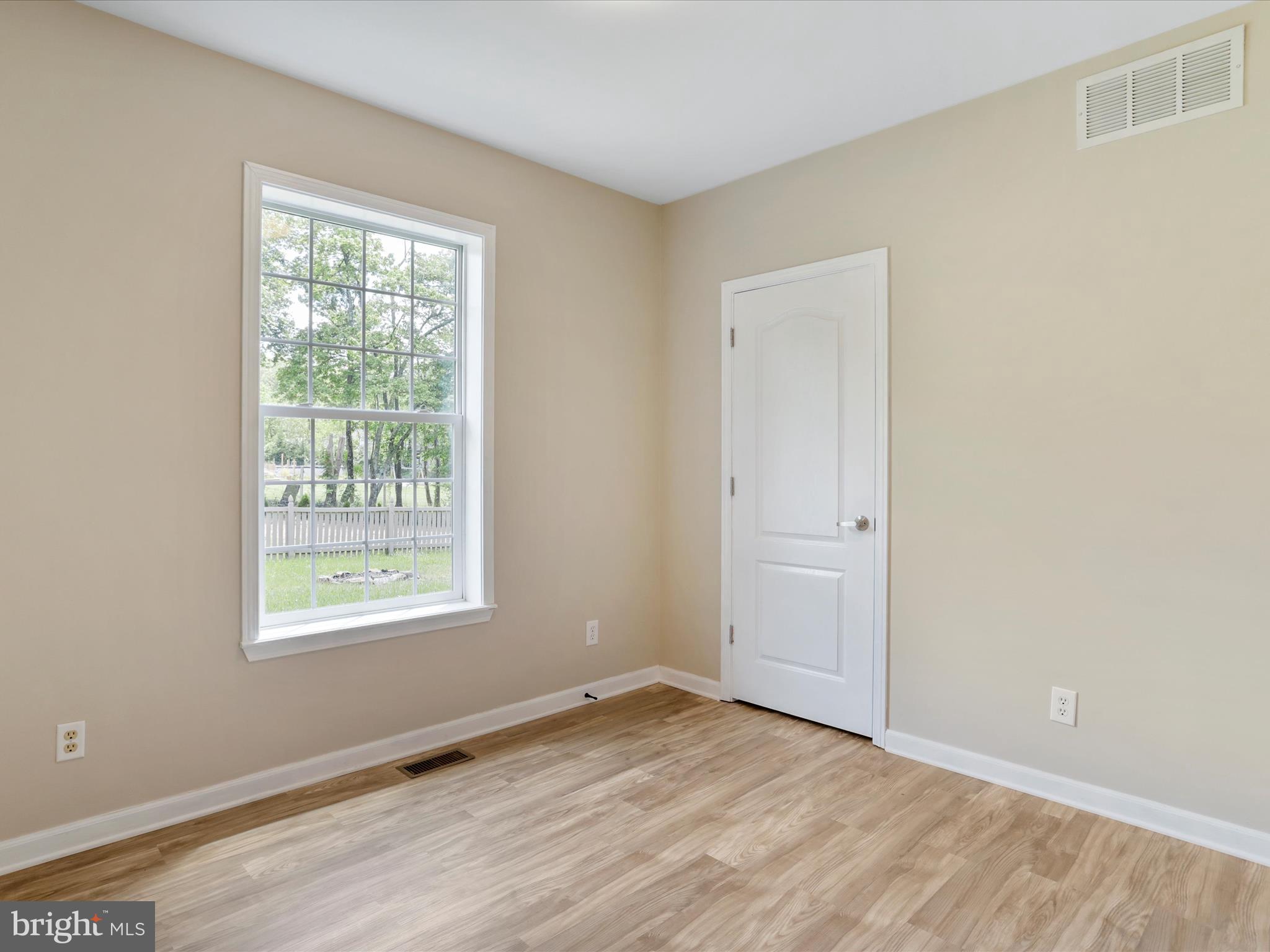 HEDGESVILLE - Residential