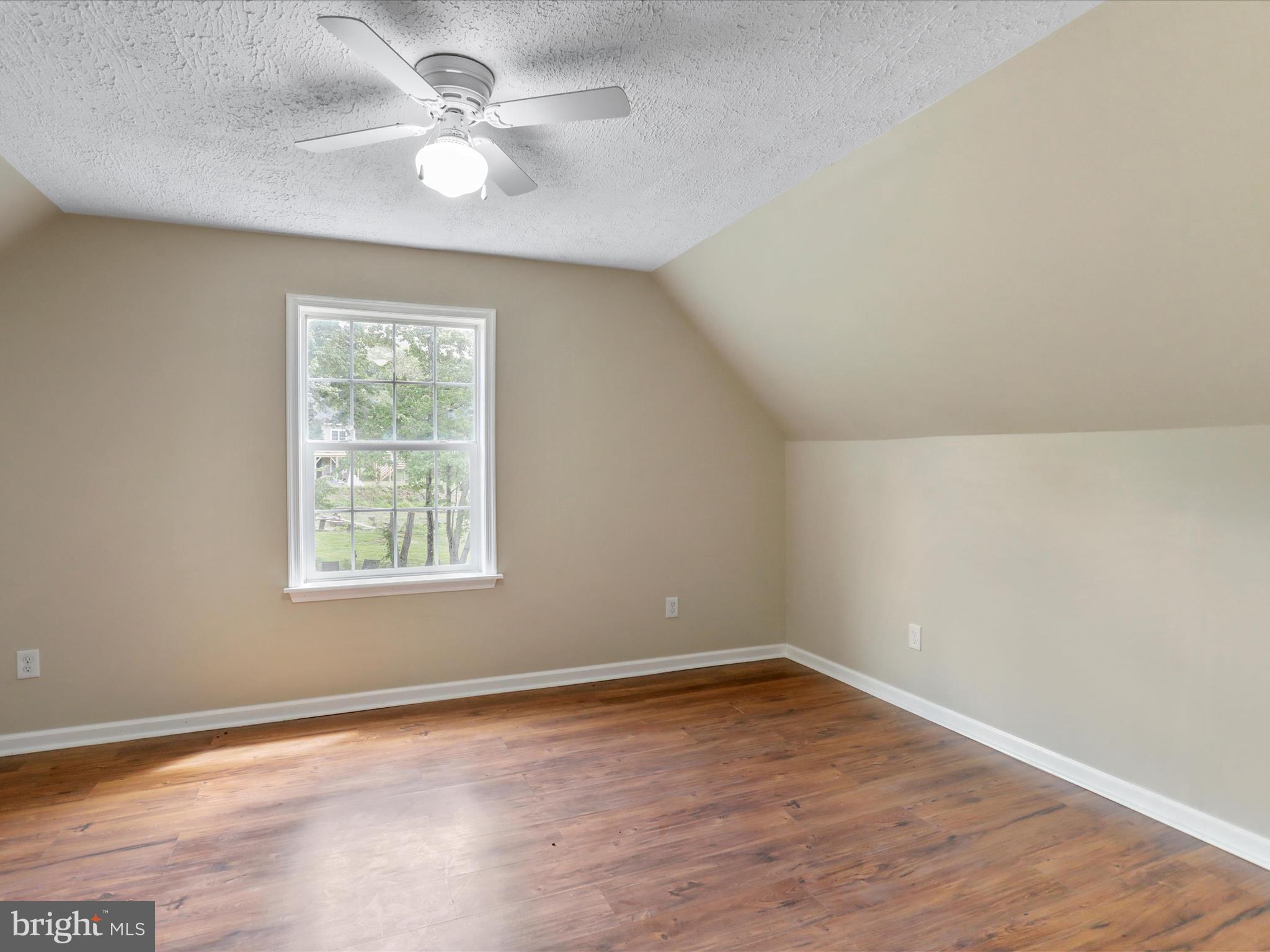 HEDGESVILLE - Residential