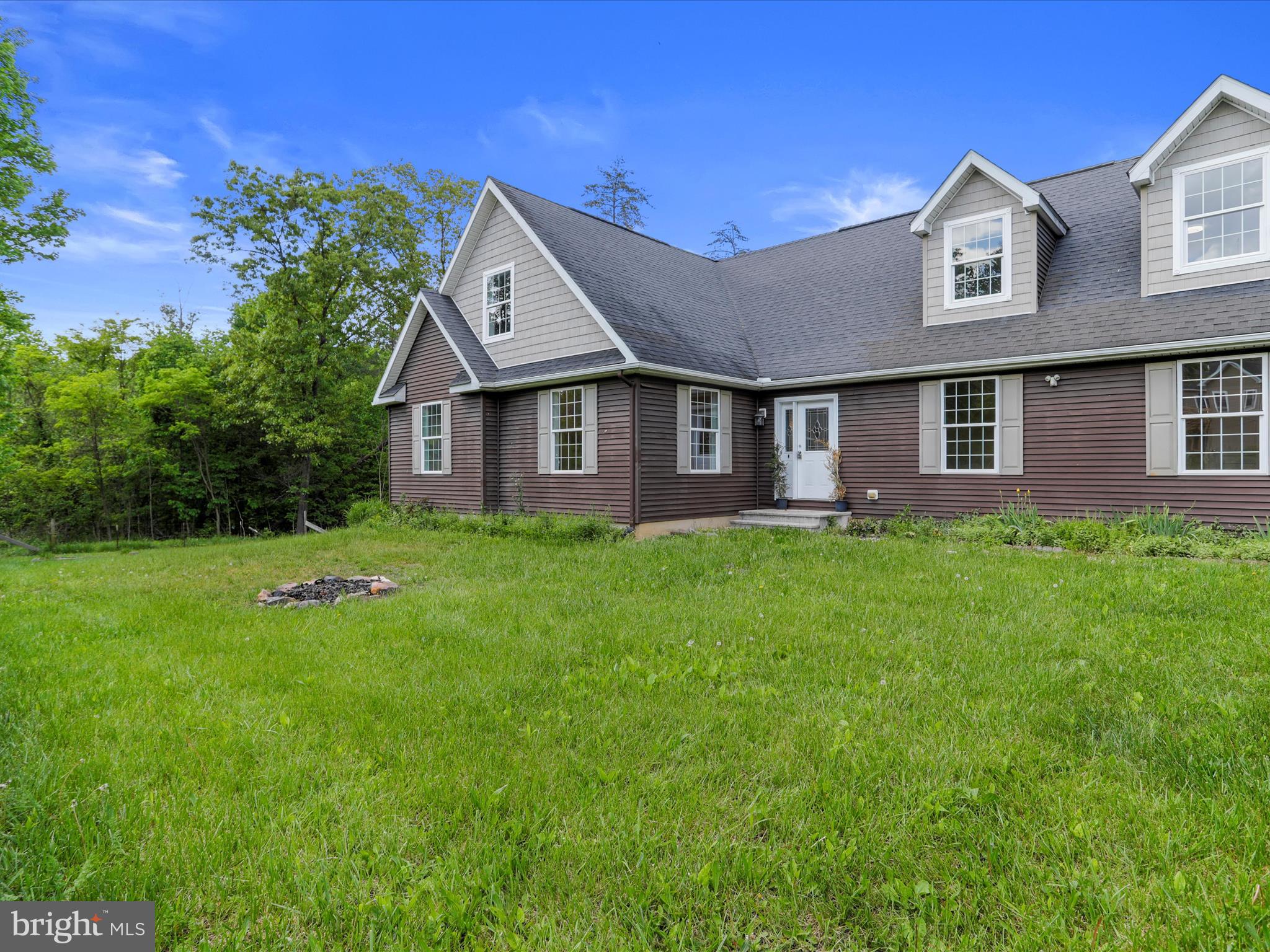 HEDGESVILLE - Residential