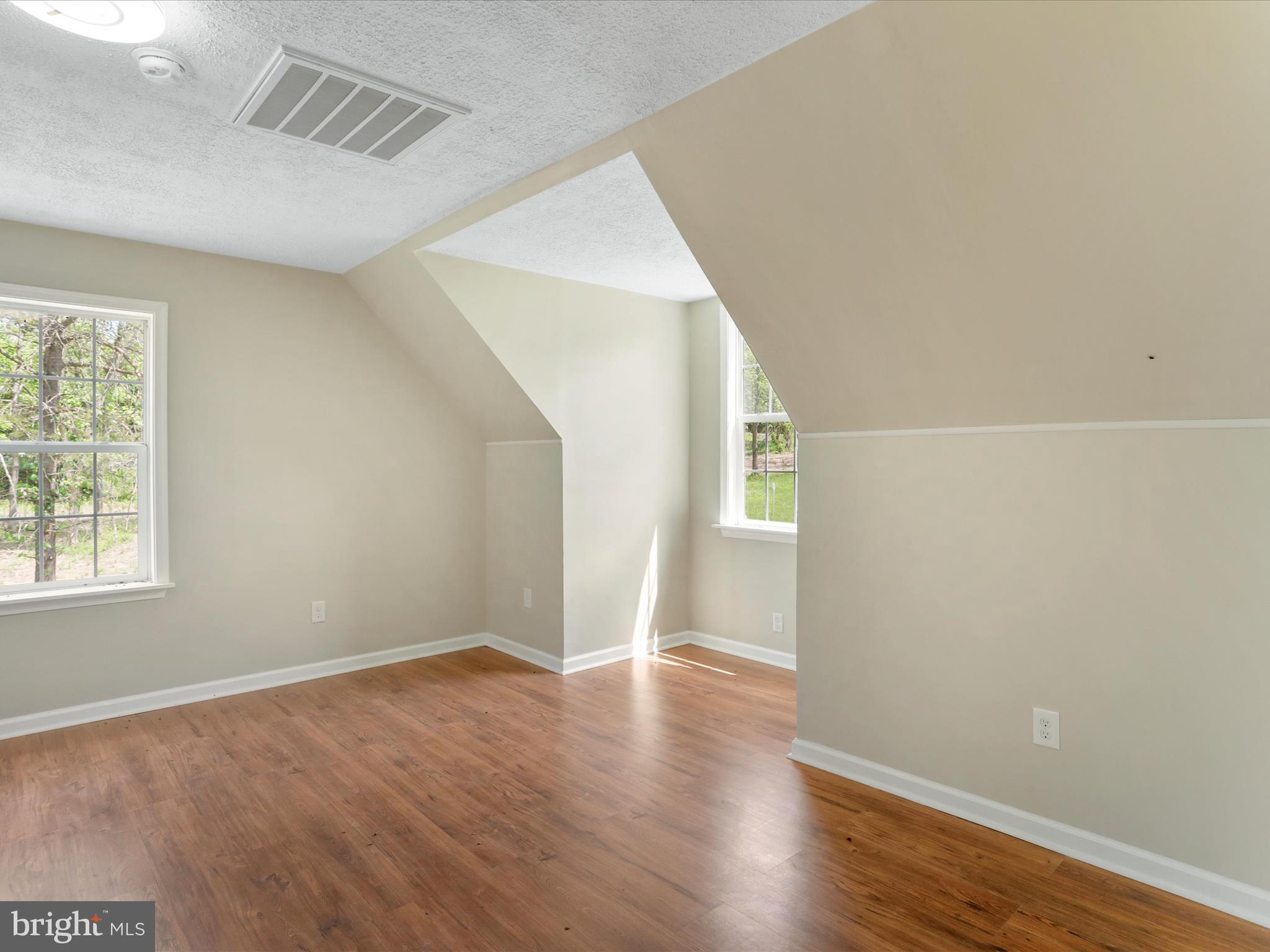 HEDGESVILLE - Residential