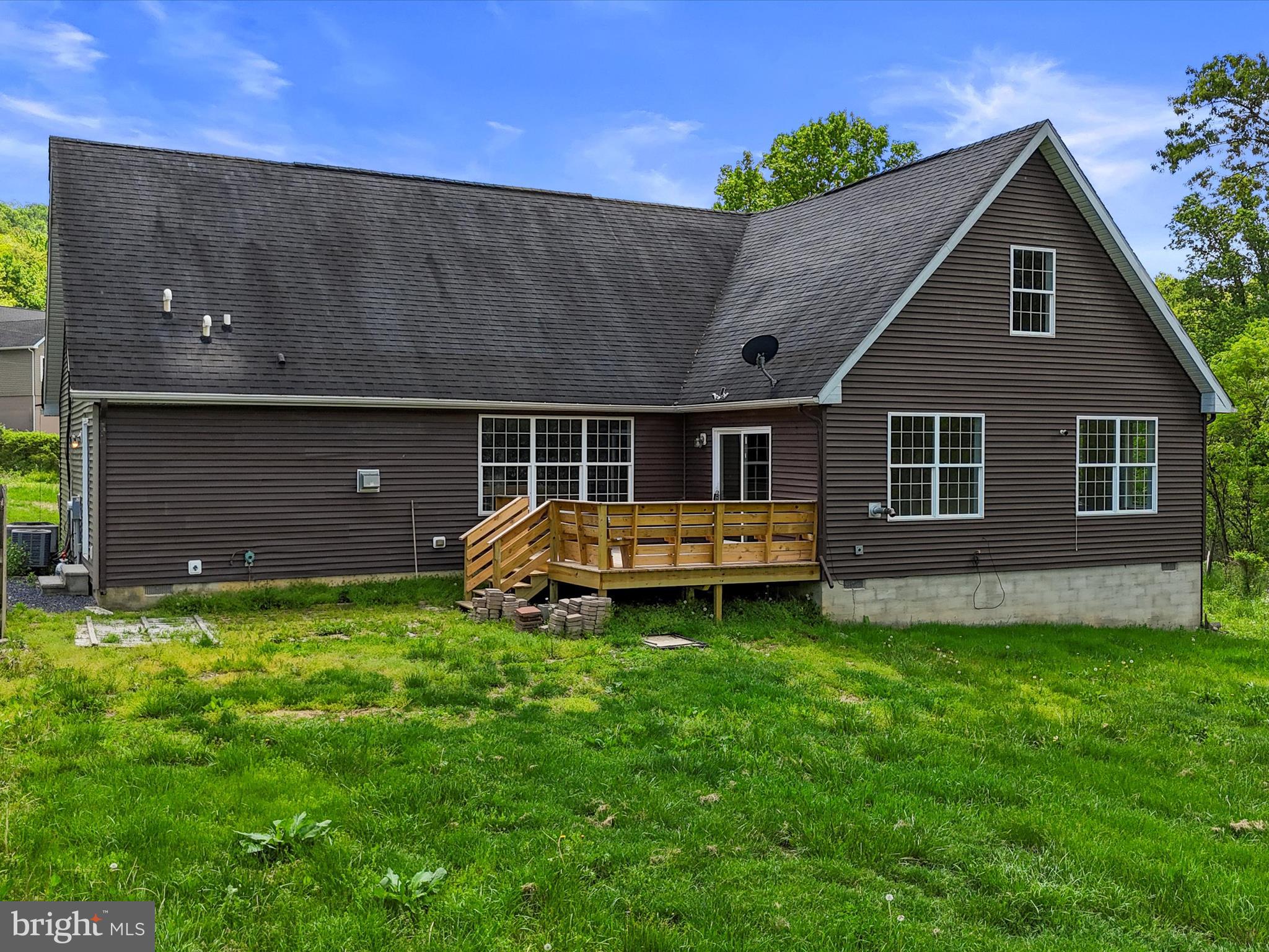 HEDGESVILLE - Residential