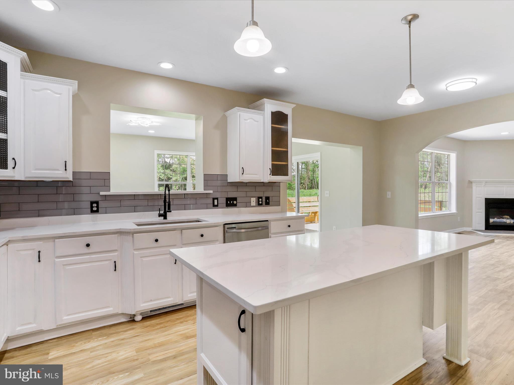 HEDGESVILLE - Residential