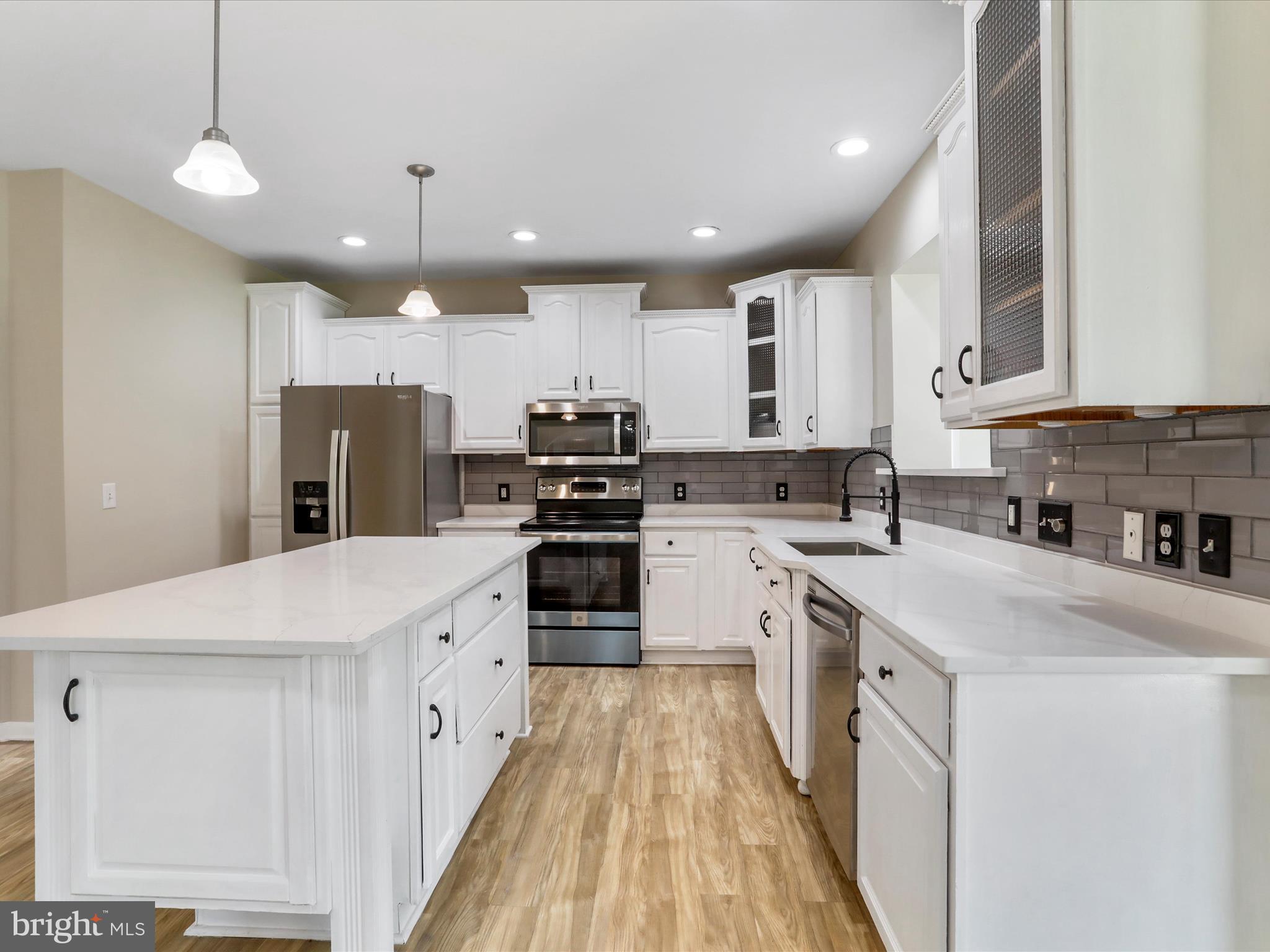 HEDGESVILLE - Residential