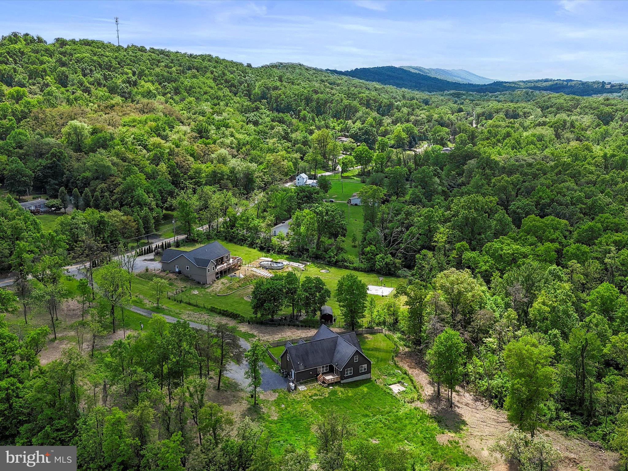 HEDGESVILLE - Residential