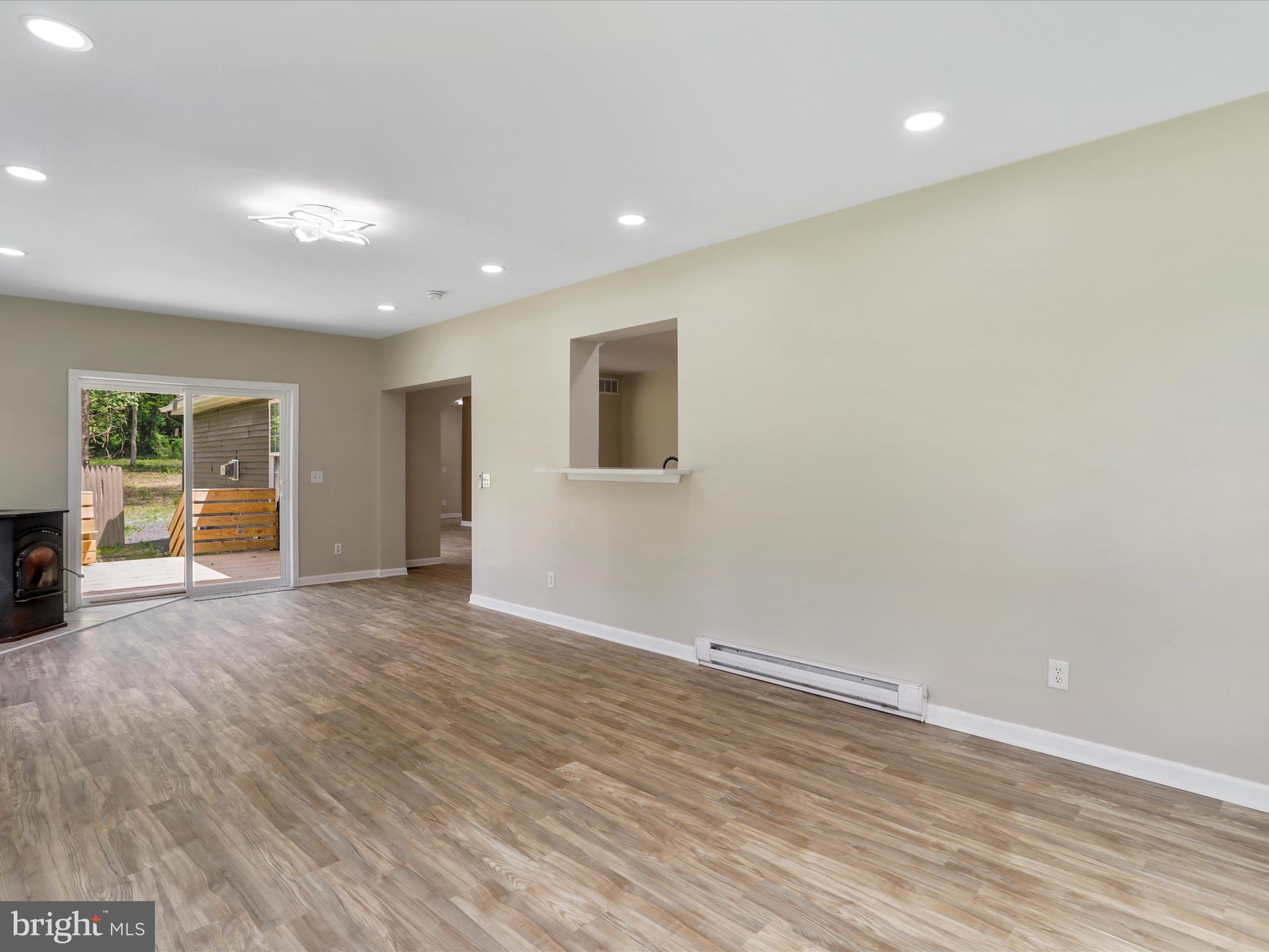 HEDGESVILLE - Residential