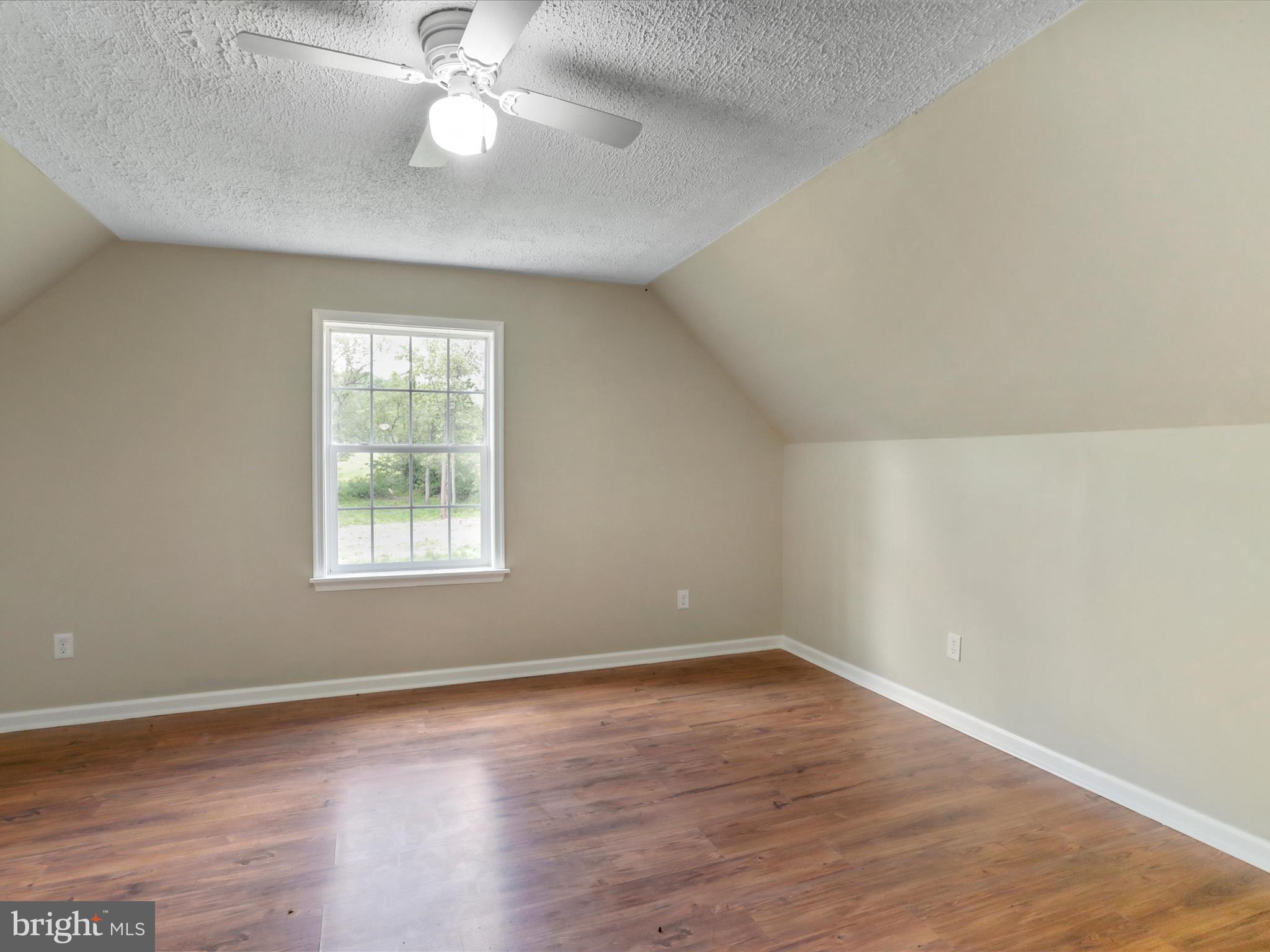 HEDGESVILLE - Residential