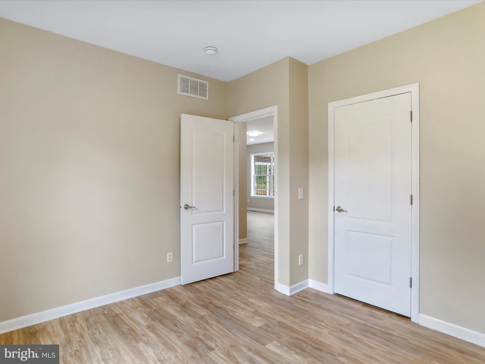 HEDGESVILLE - Residential