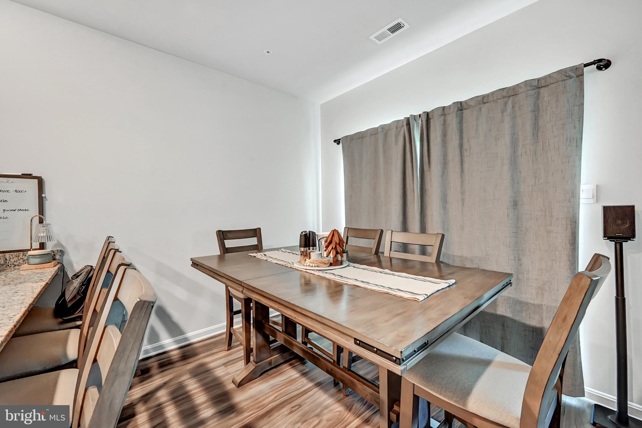 LOCUST RUN - Residential