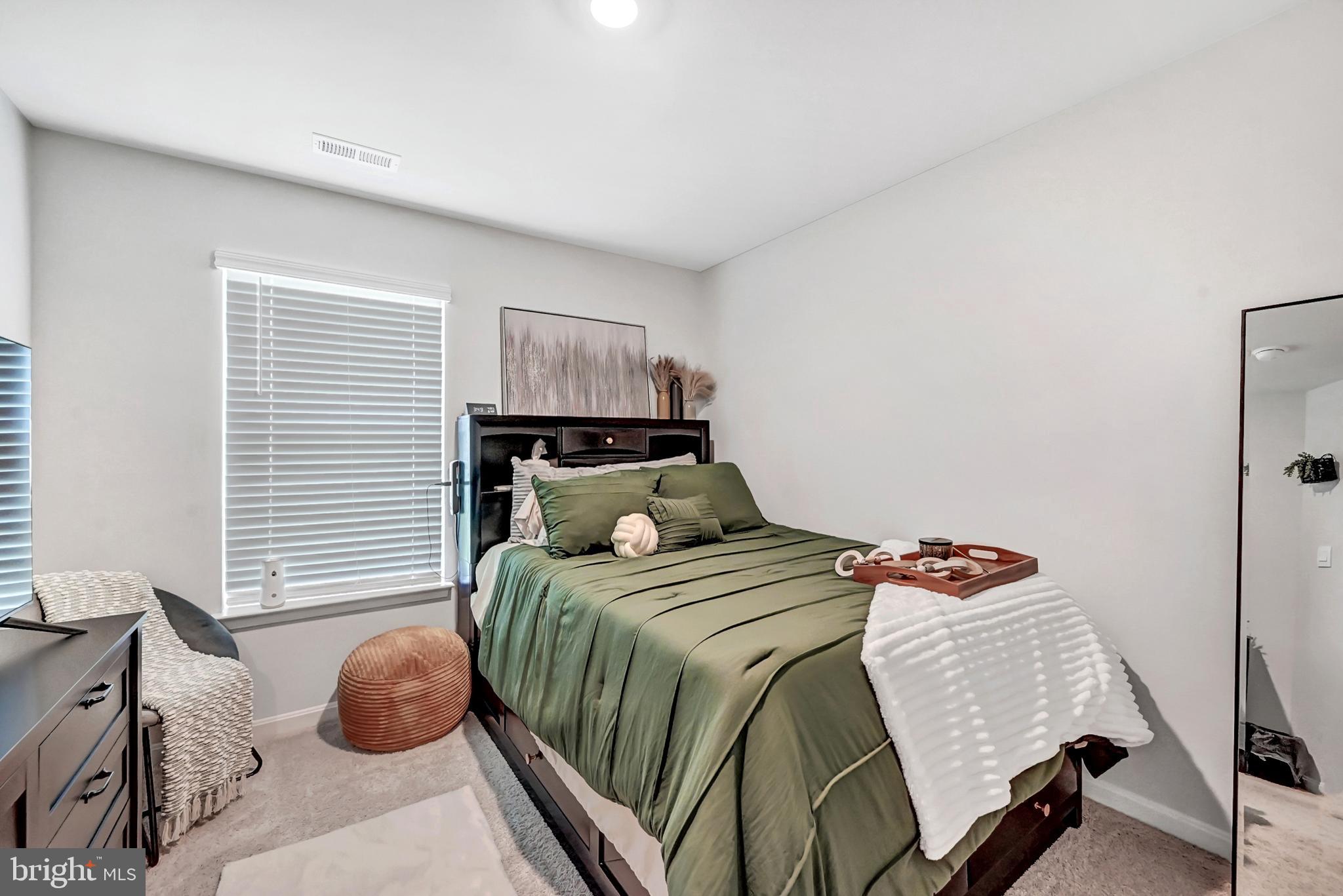 LOCUST RUN - Residential